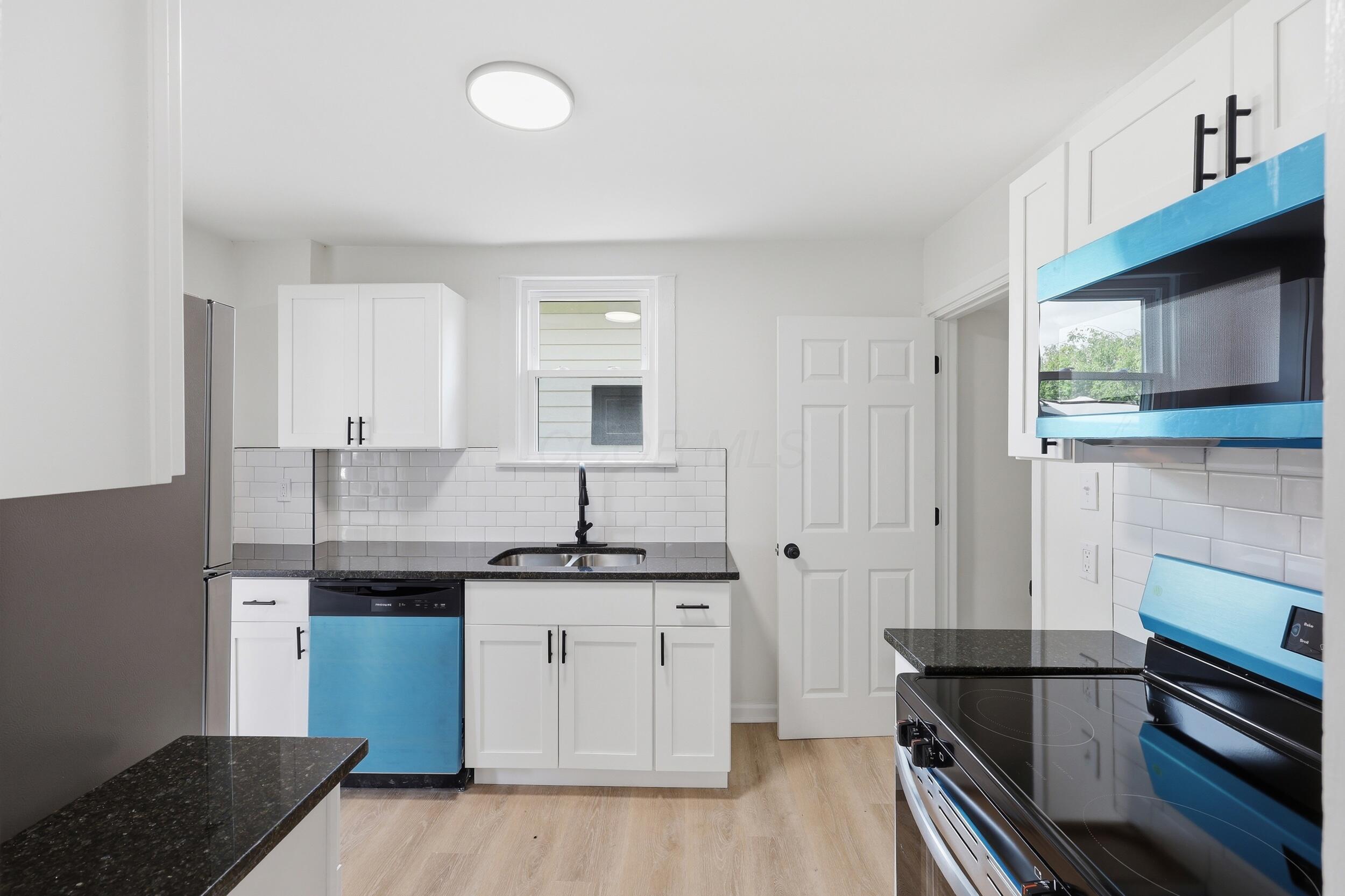 2584 Eakin Road Property Photo 4