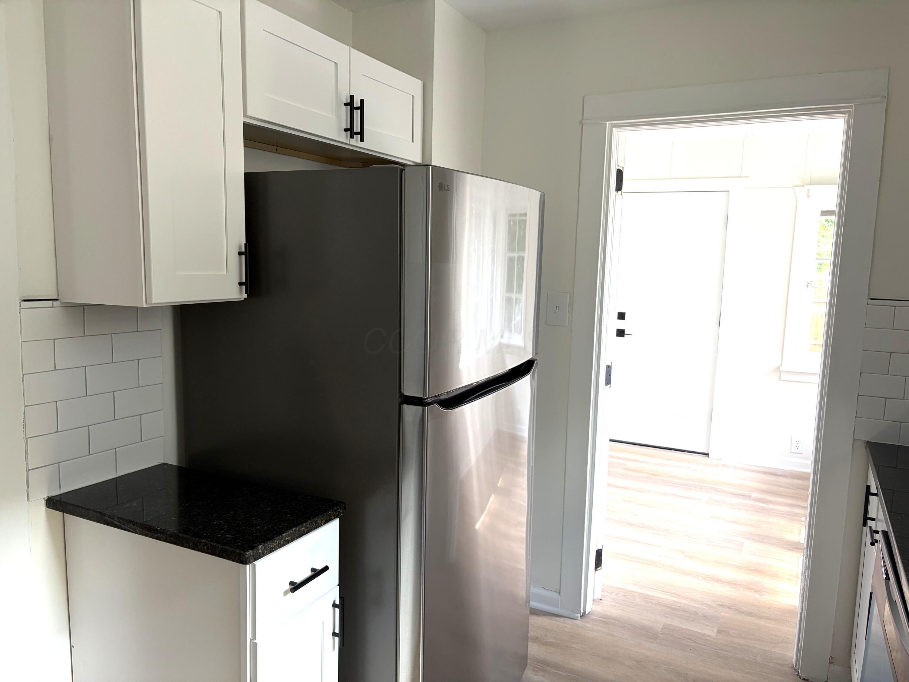 2584 Eakin Road Property Photo 8