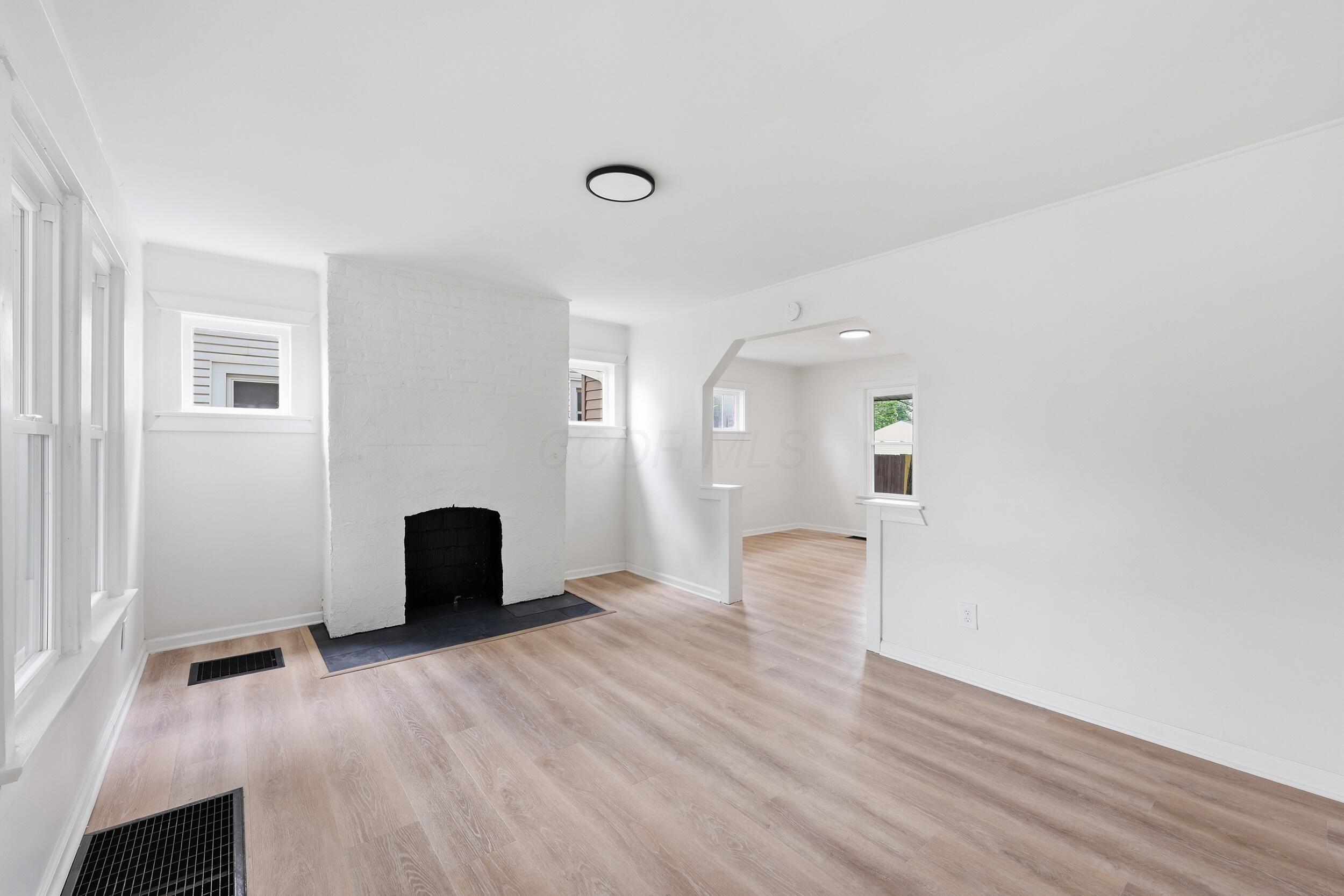 2584 Eakin Road Property Photo 12