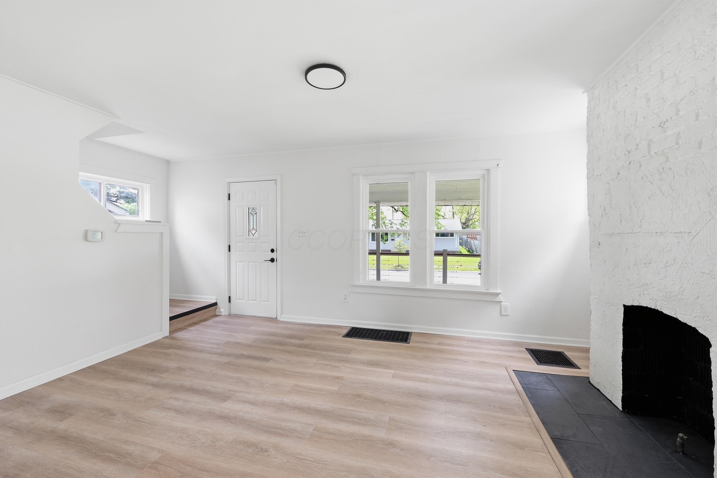 2584 Eakin Road Property Photo 13