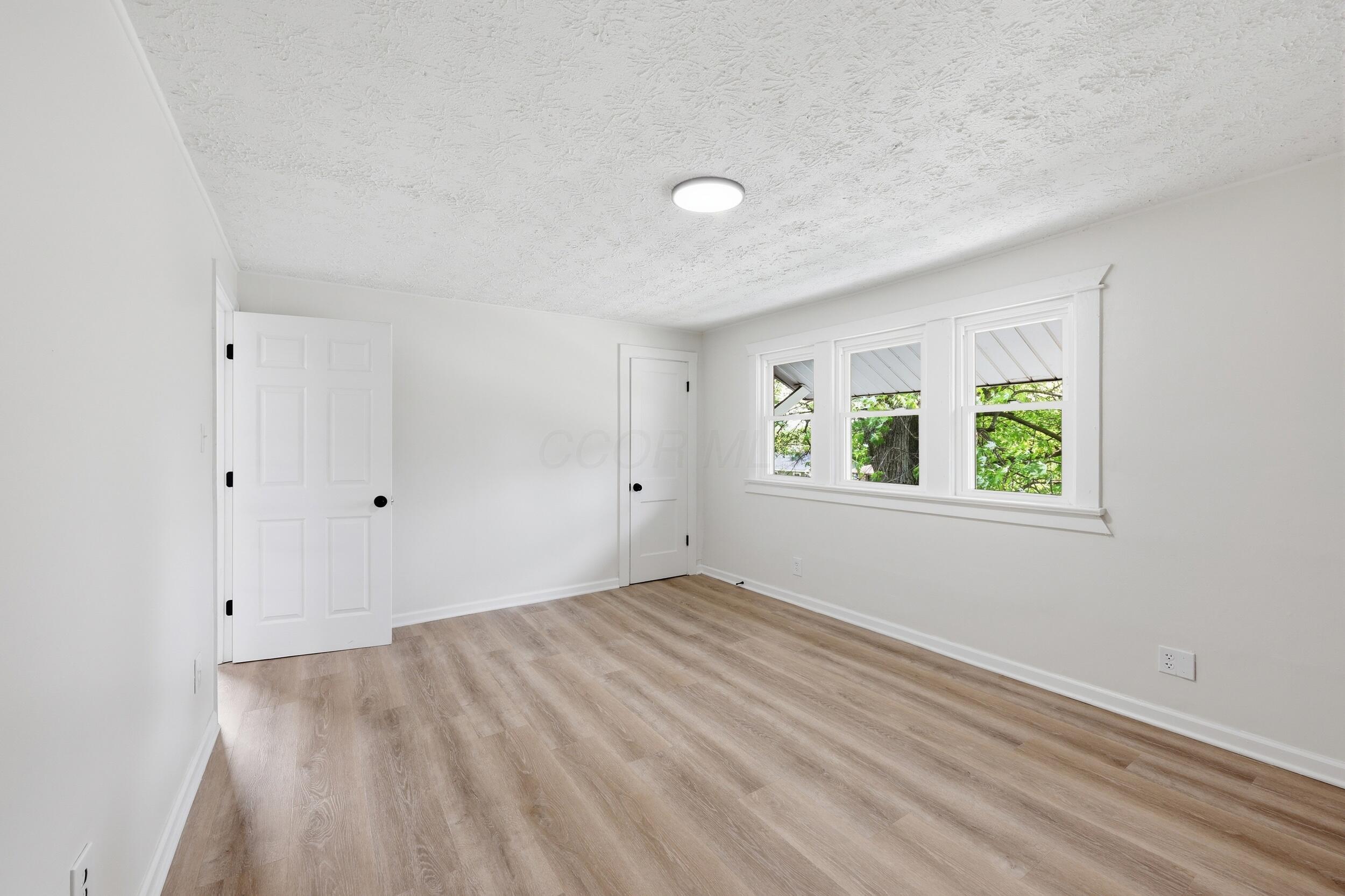 2584 Eakin Road Property Photo 17