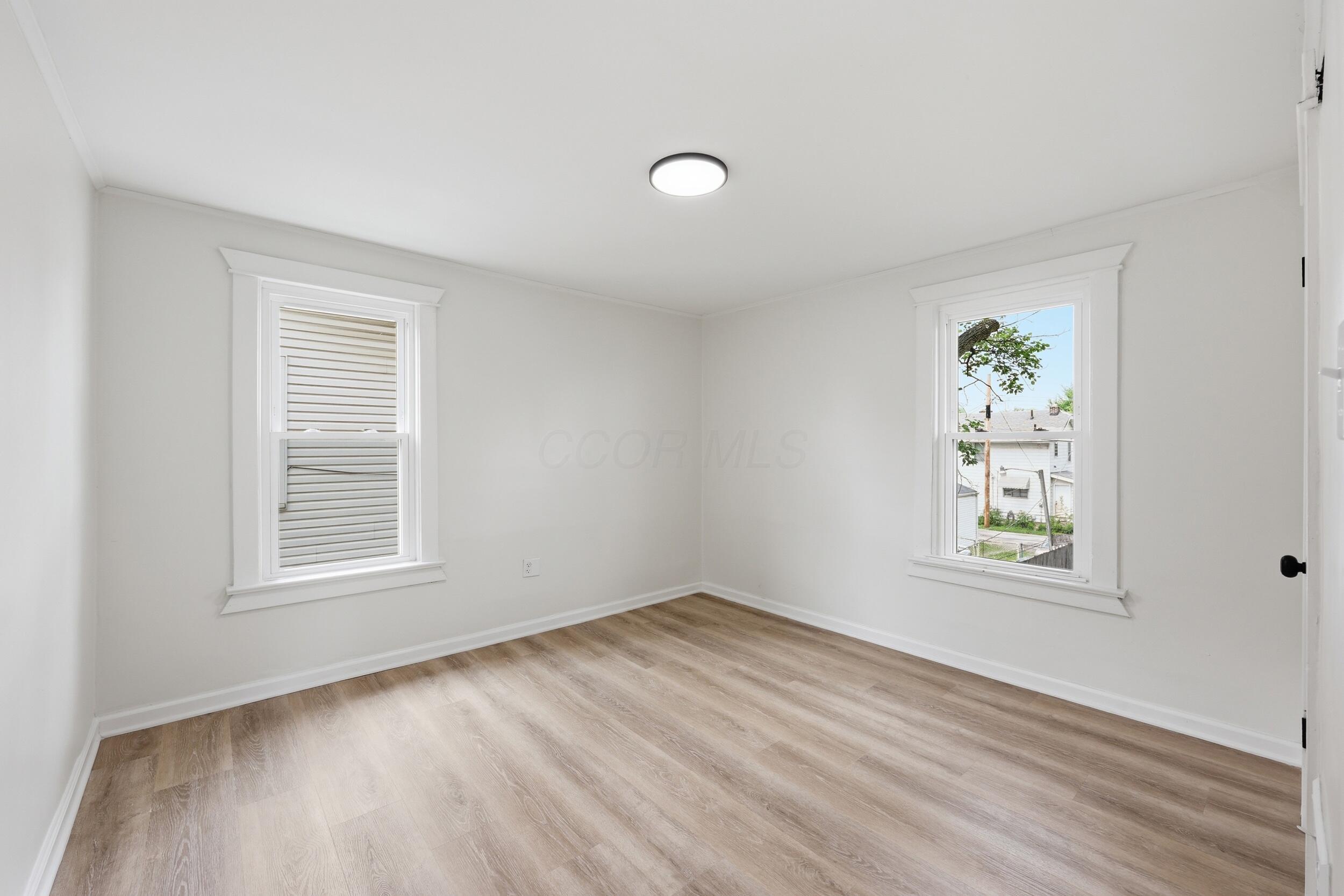 2584 Eakin Road Property Photo 18