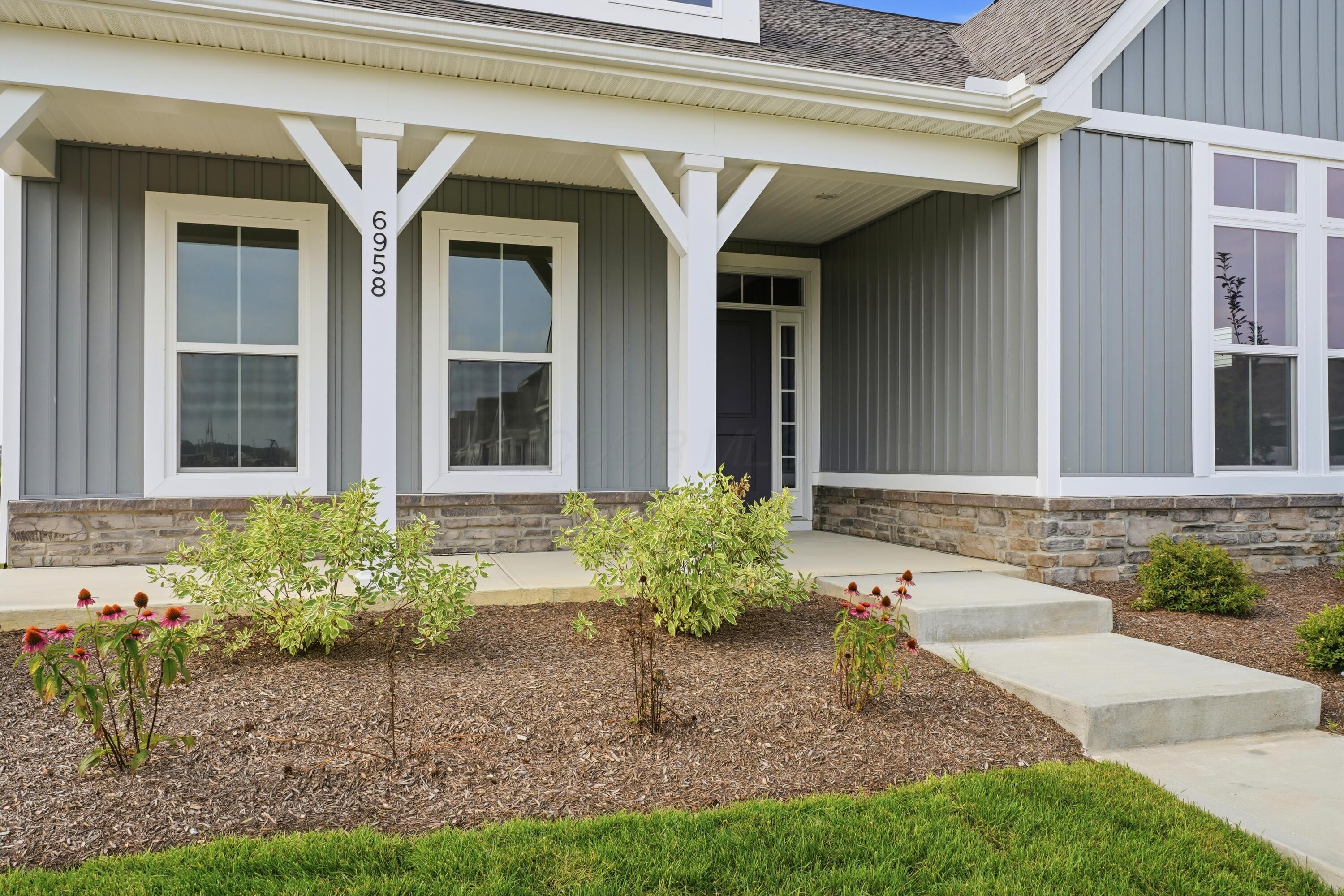 6958 Corsican Loop N Property Photo 3