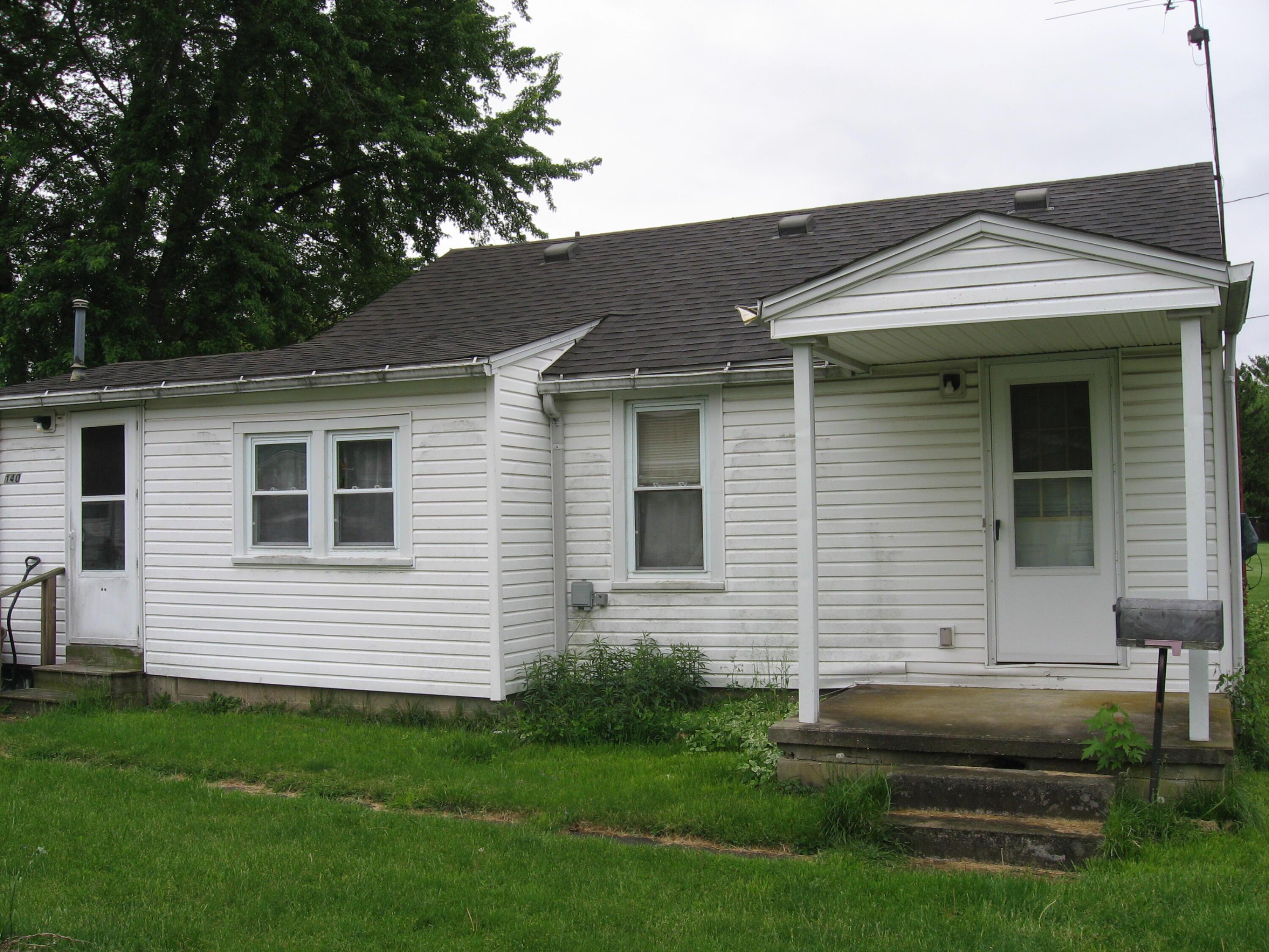 140 E Lewis Avenue Property Photo 1