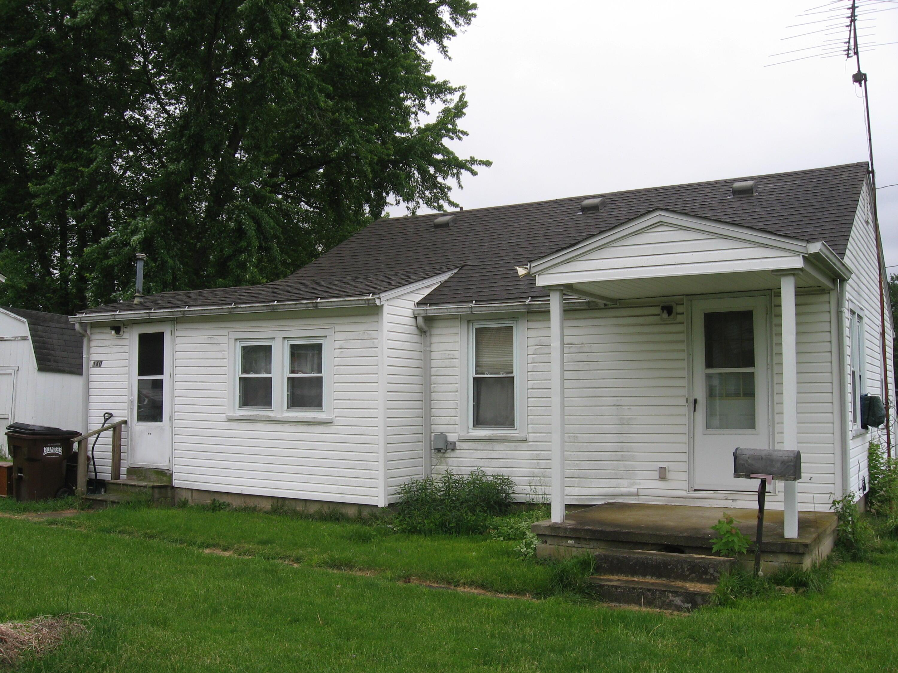 140 E Lewis Avenue Property Photo 2