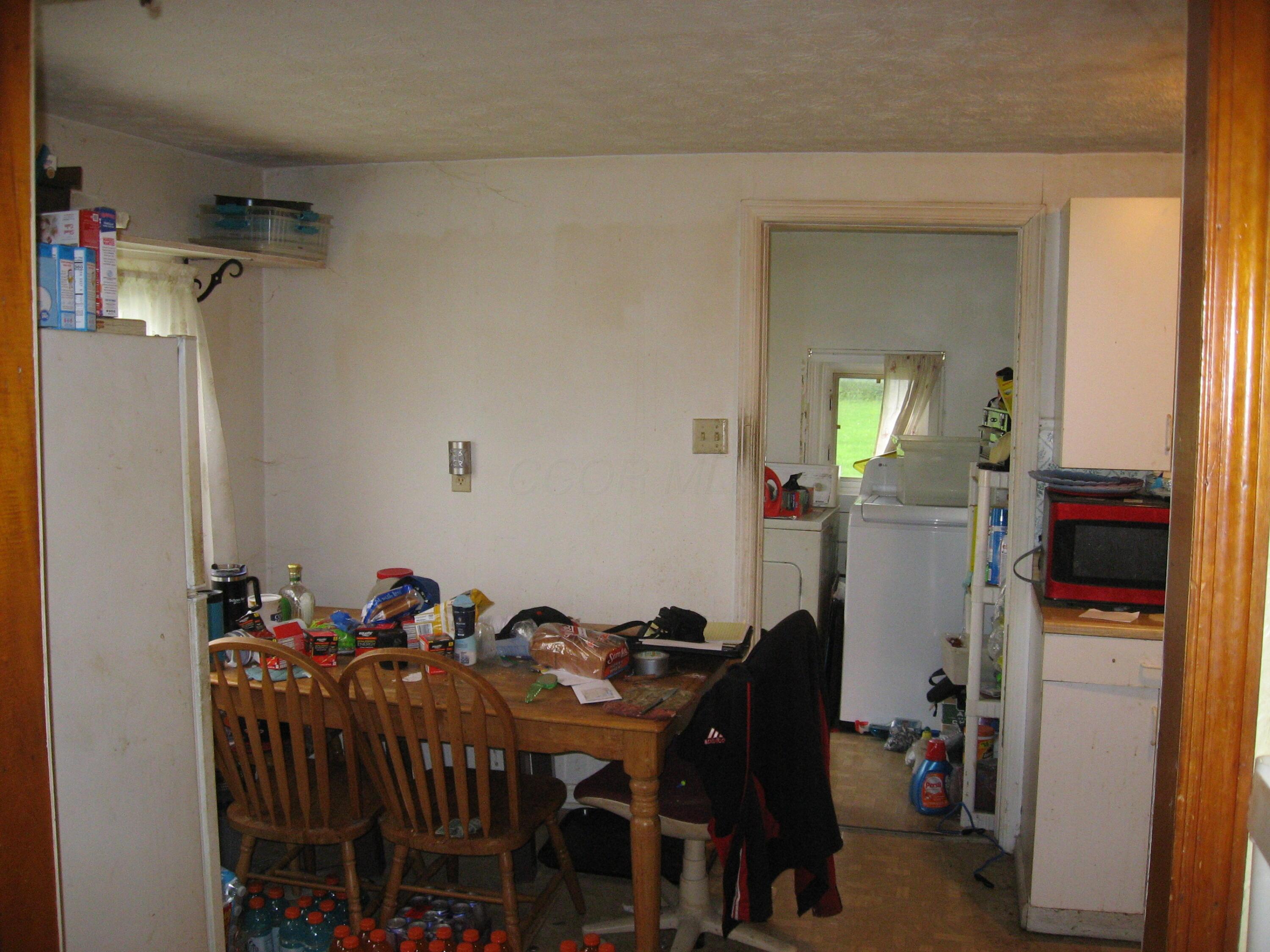 140 E Lewis Avenue Property Photo 6