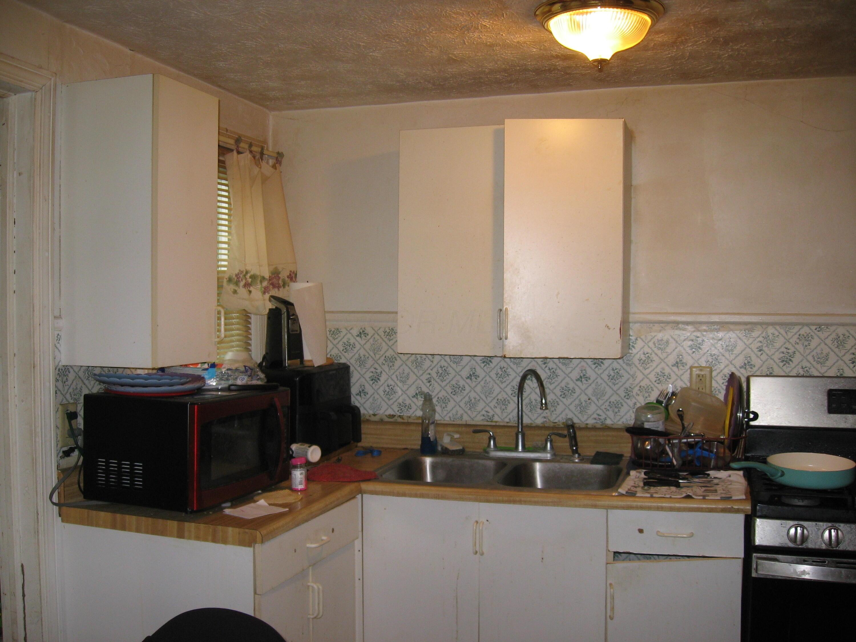 140 E Lewis Avenue Property Photo 7
