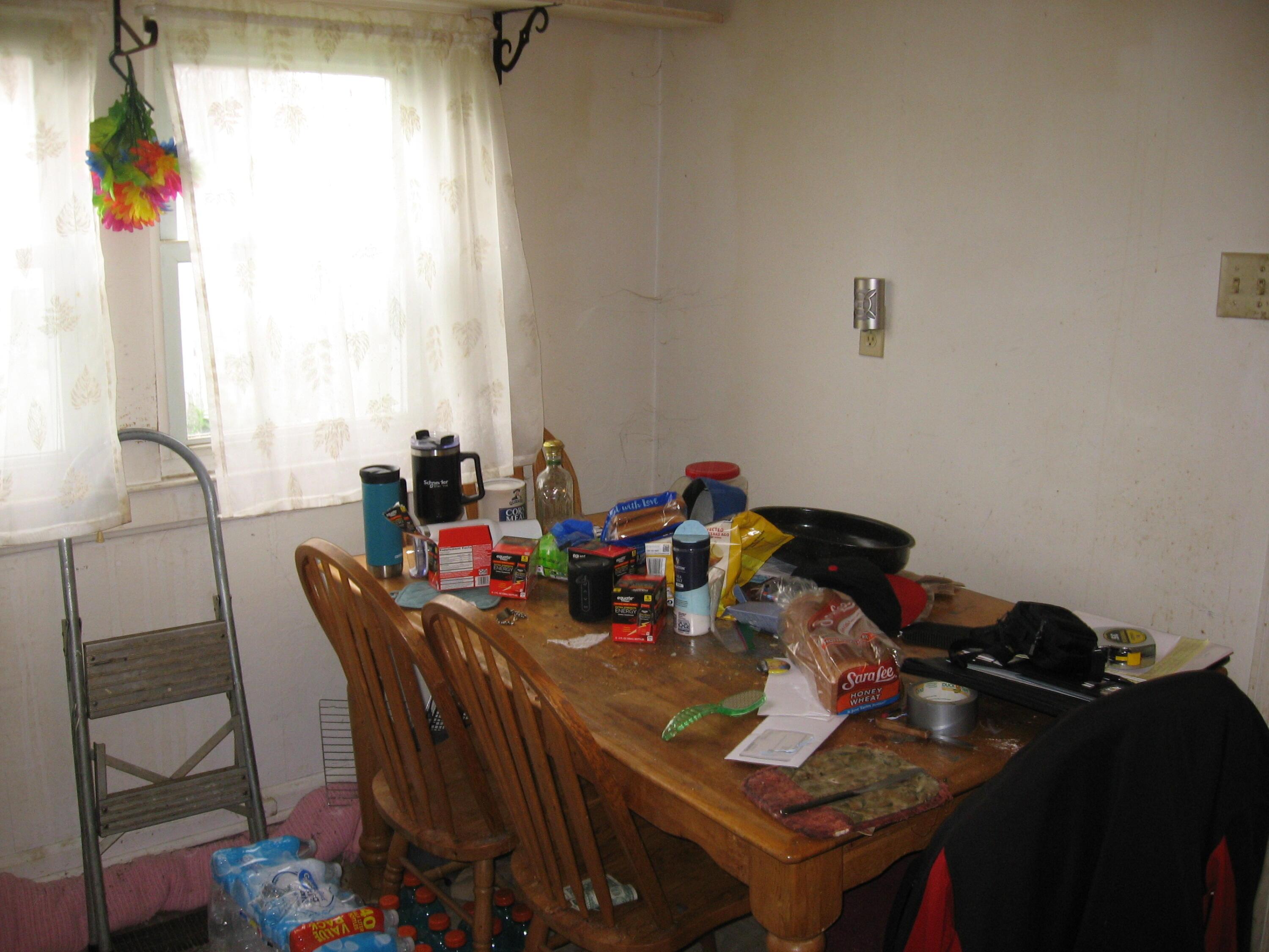 140 E Lewis Avenue Property Photo 9