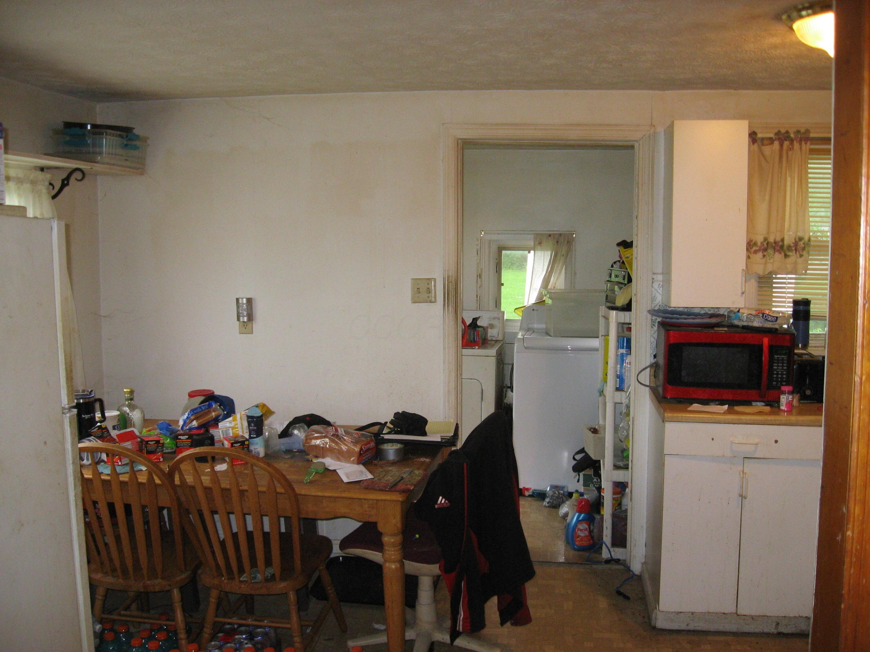 140 E Lewis Avenue Property Photo 10