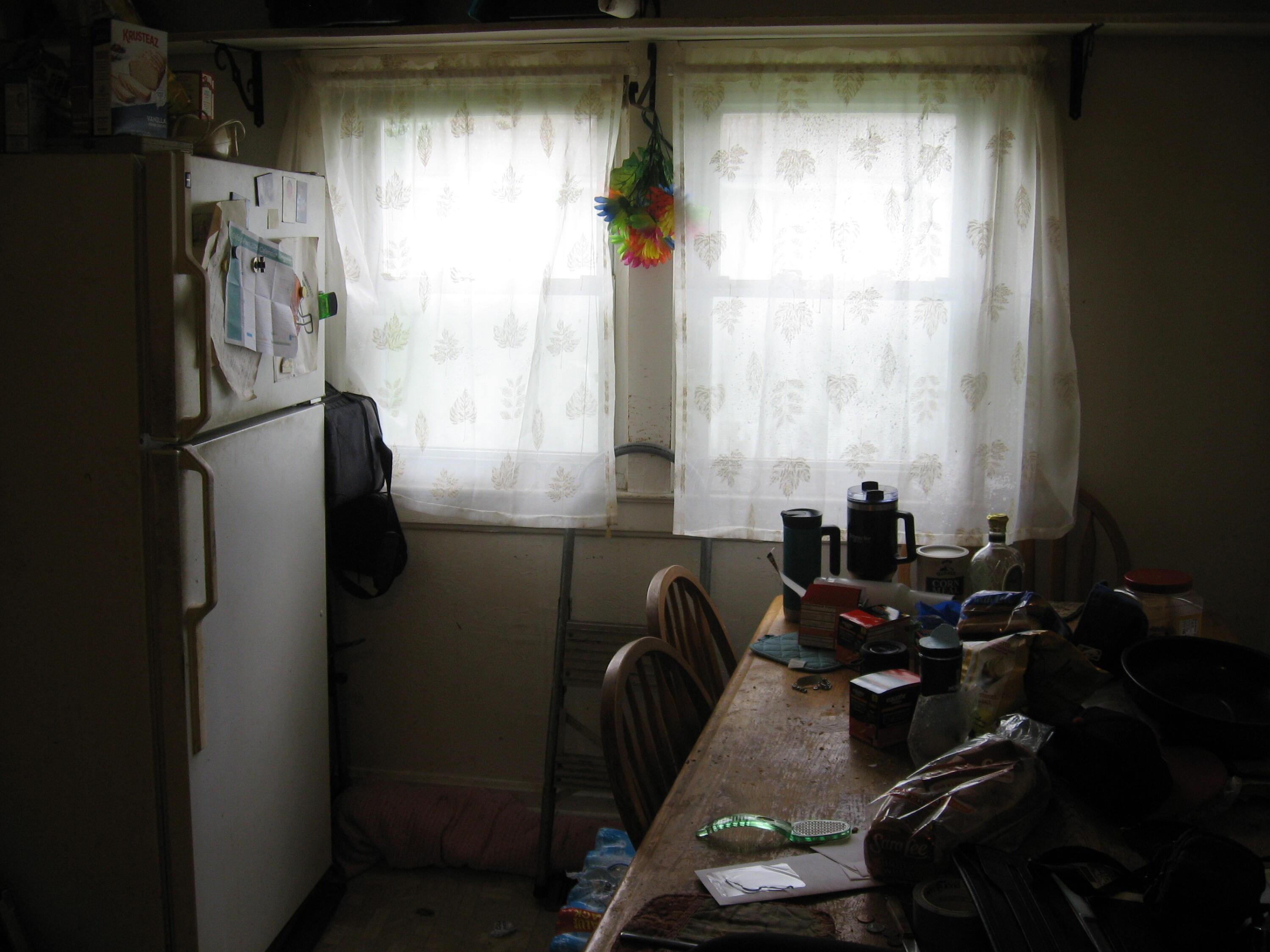 140 E Lewis Avenue Property Photo 11
