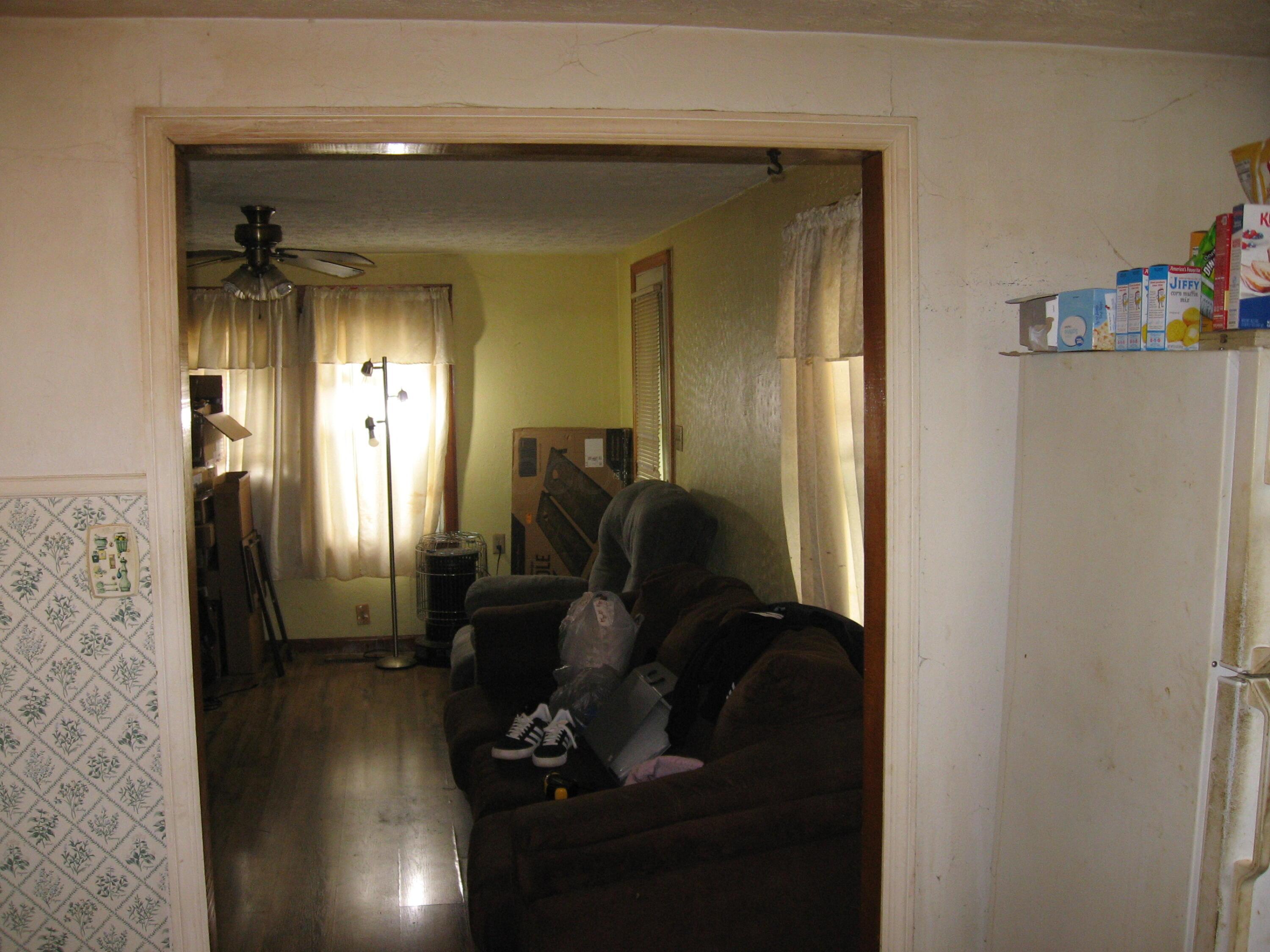 140 E Lewis Avenue Property Photo 12