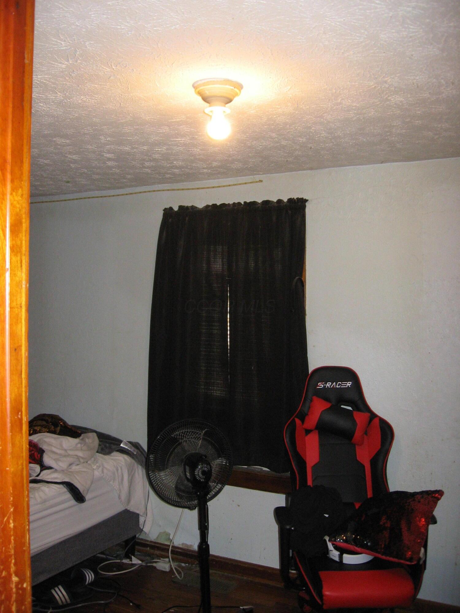 140 E Lewis Avenue Property Photo 20