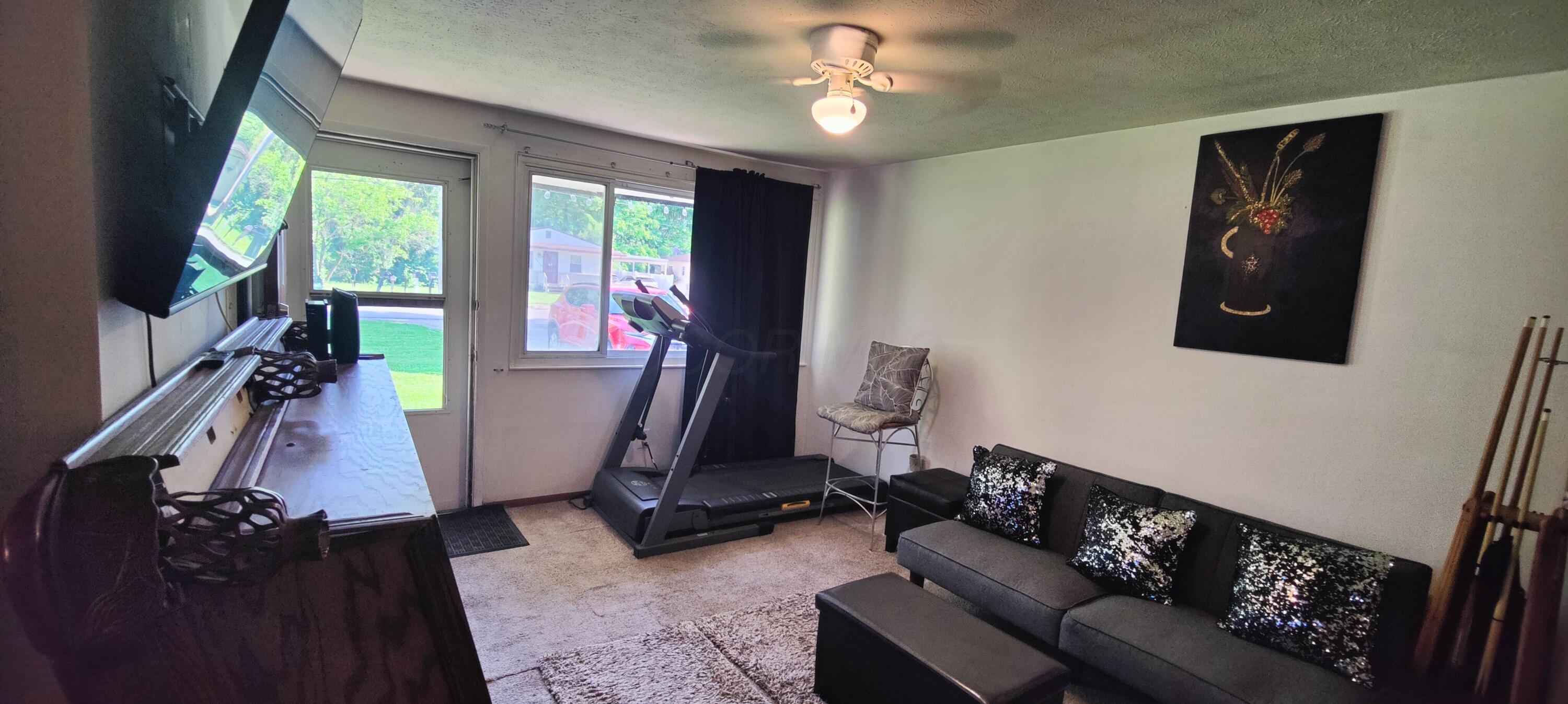 3484 E Deshler Avenue Property Photo 6