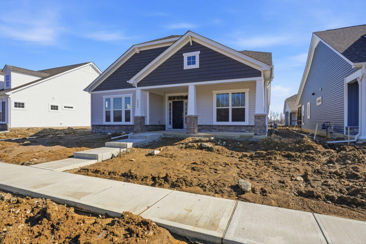 4545 Corsican Loop E Property Photo 2