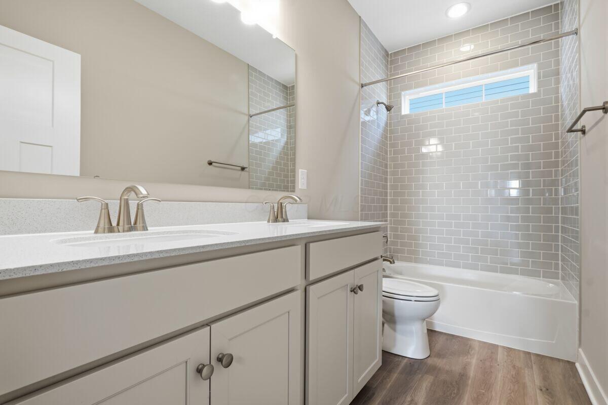 4545 Corsican Loop E Property Photo 9