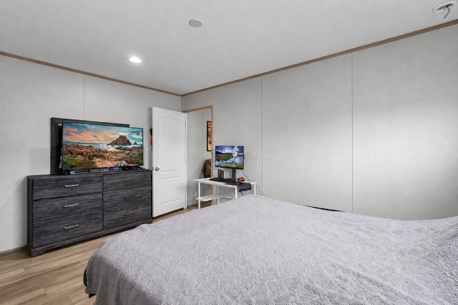 4285 Broadway, D25 Property Photo 12