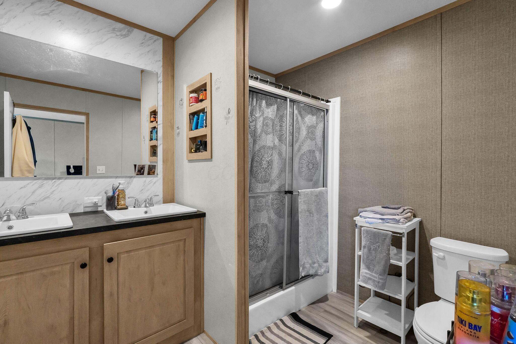 4285 Broadway, D25 Property Photo 13
