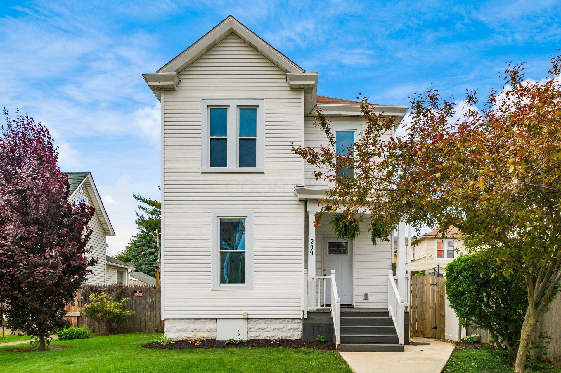 209 S Ogden Avenue Property Photo 1