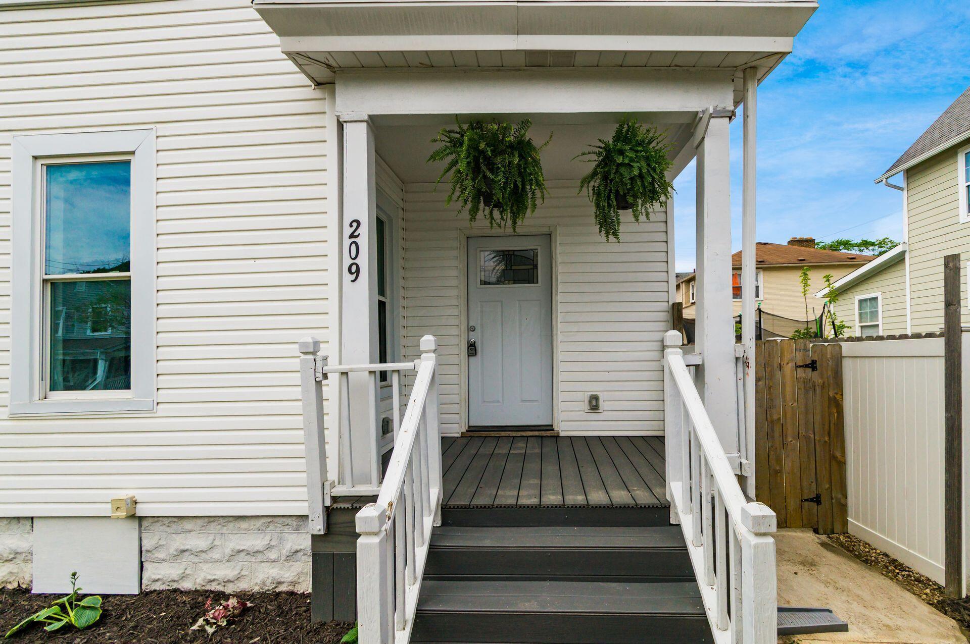 209 S Ogden Avenue Property Photo 3