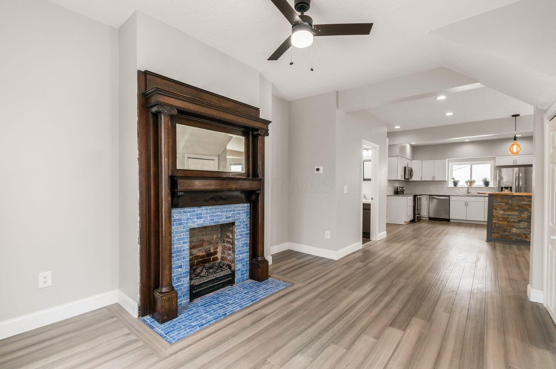 209 S Ogden Avenue Property Photo 9