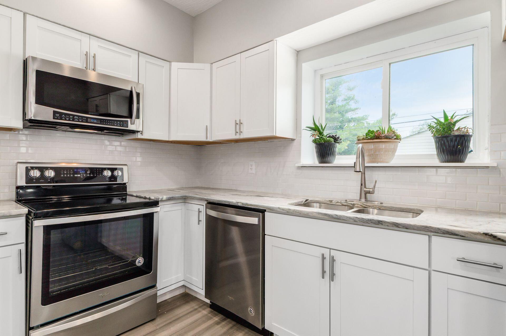 209 S Ogden Avenue Property Photo 23