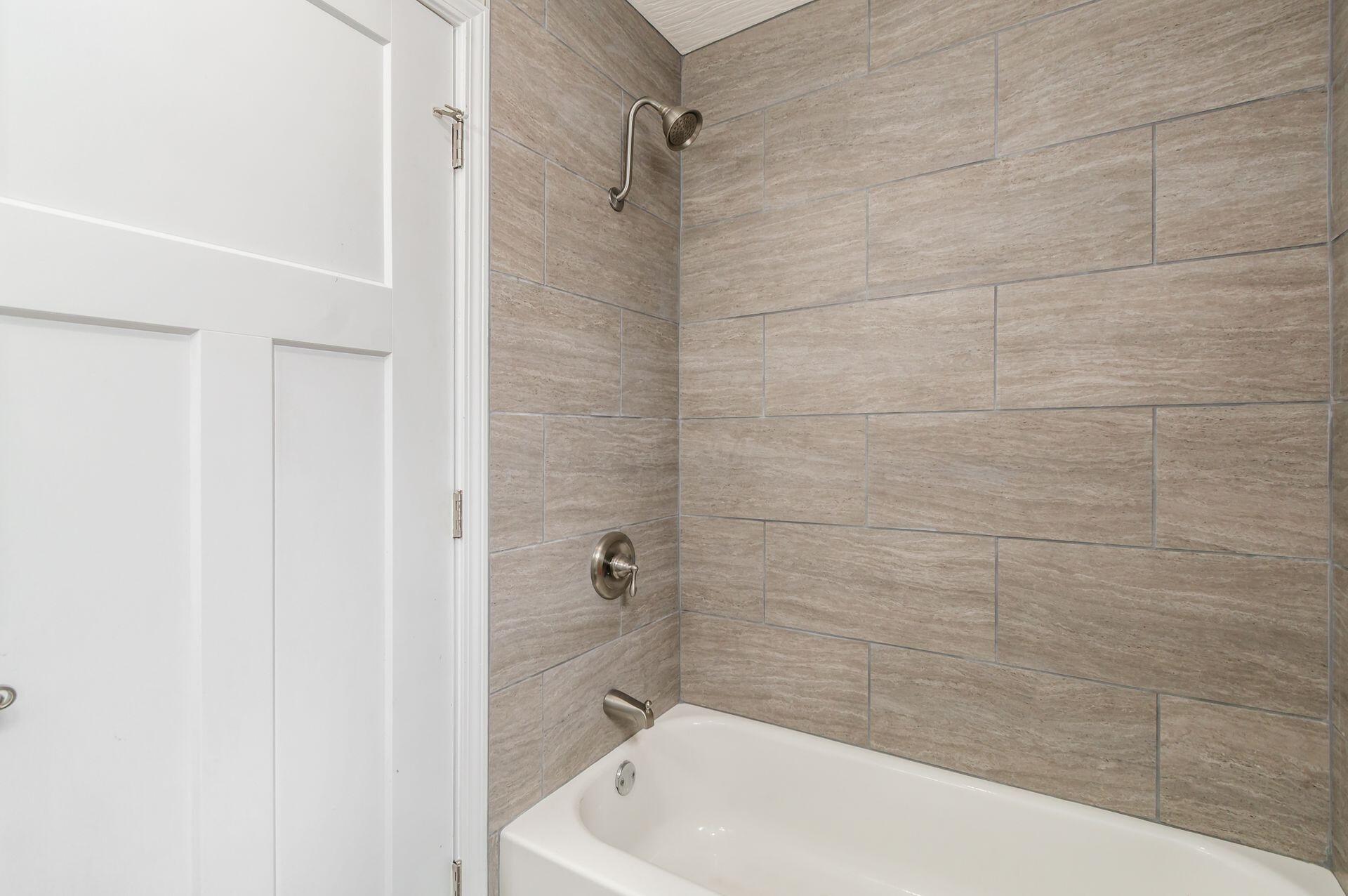 209 S Ogden Avenue Property Photo 25