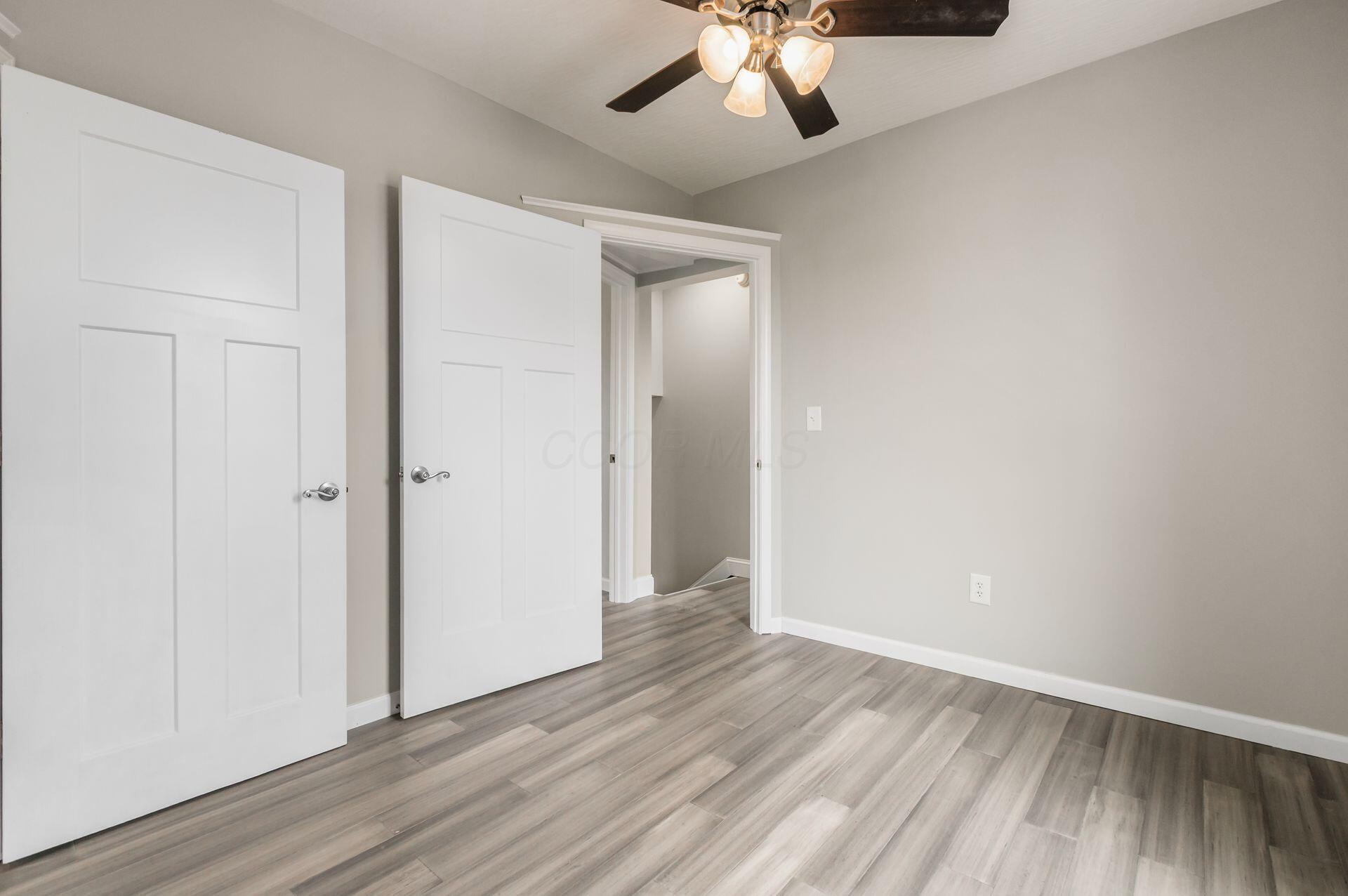 209 S Ogden Avenue Property Photo 34