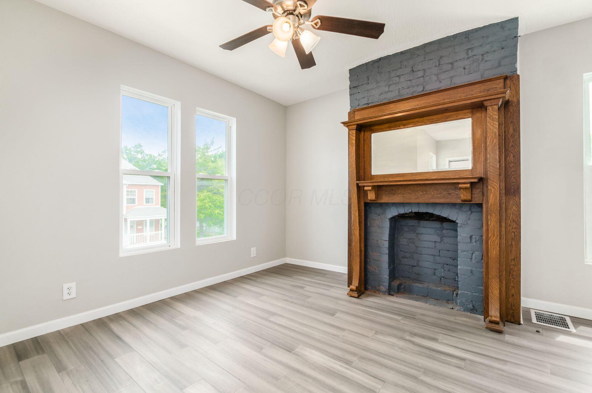 209 S Ogden Avenue Property Photo 37