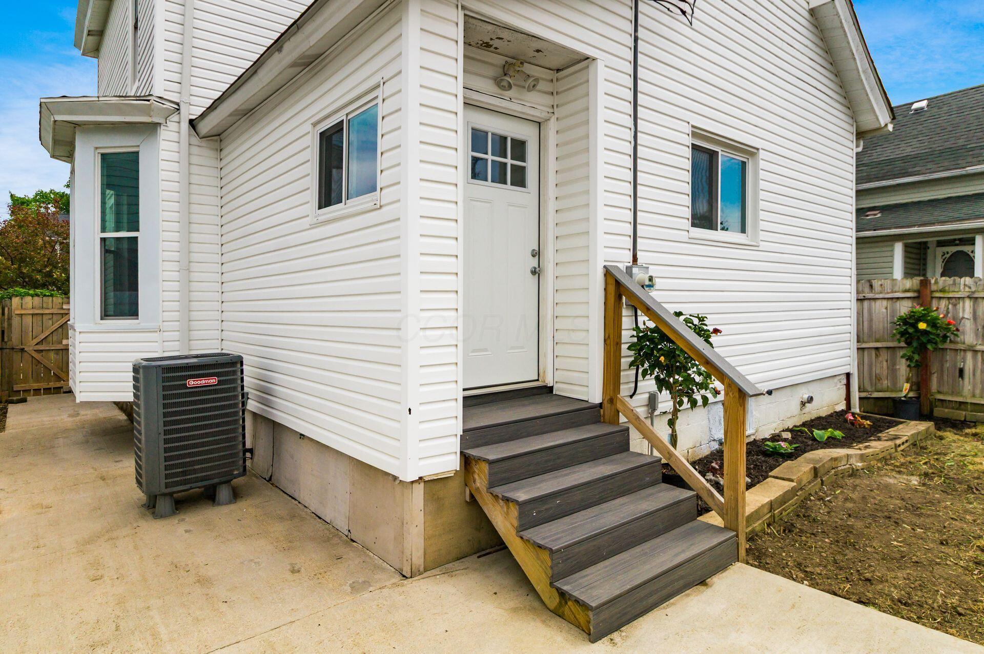 209 S Ogden Avenue Property Photo 44