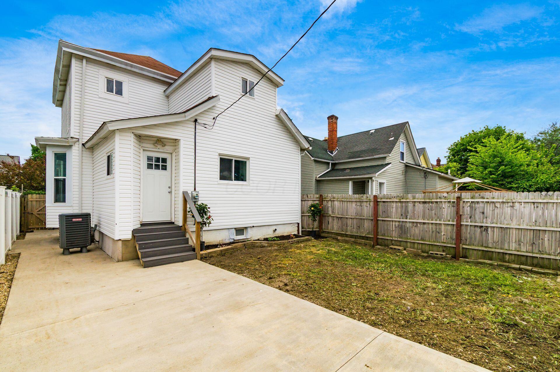 209 S Ogden Avenue Property Photo 45