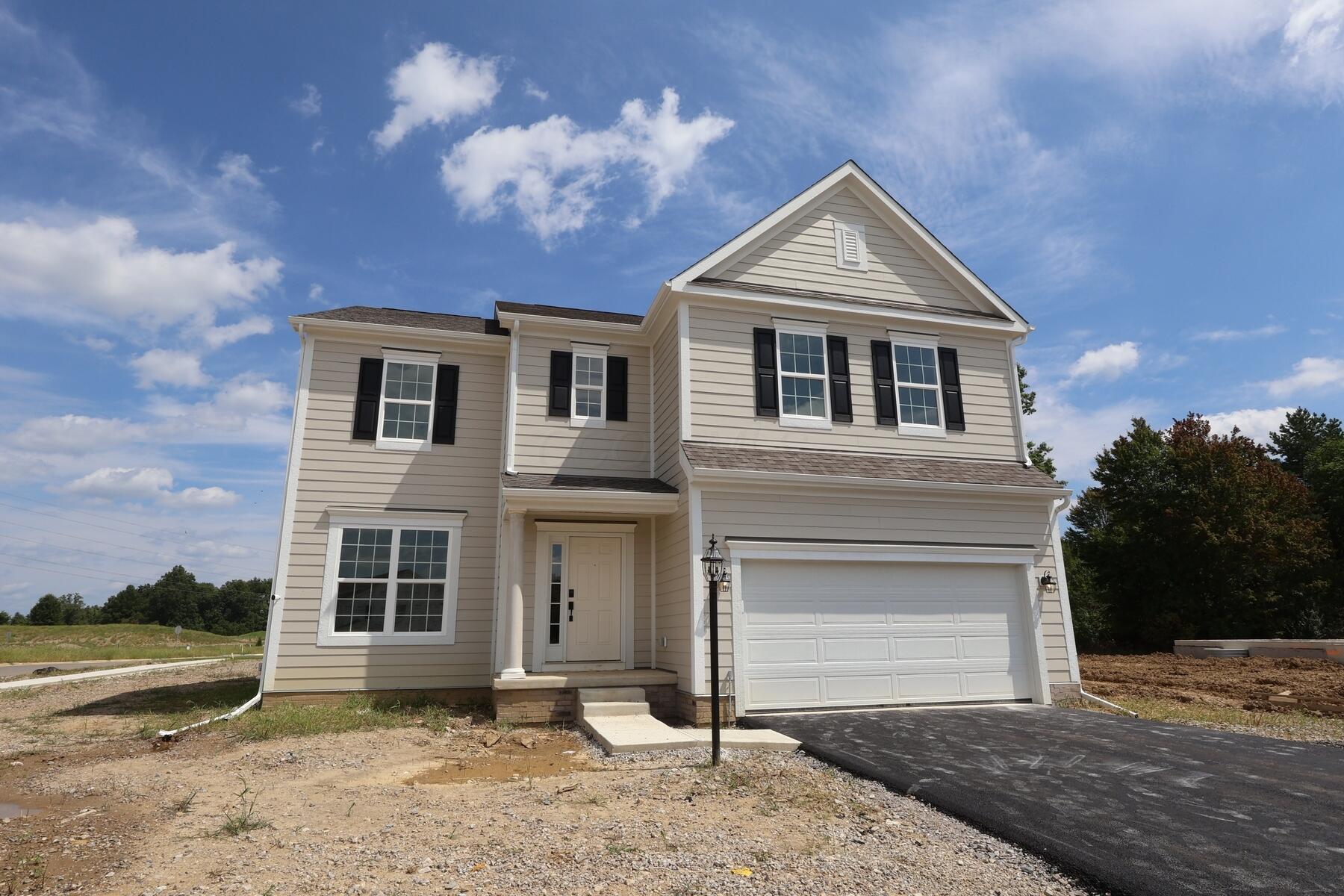 545 Fadley Loop E Property Photo 1