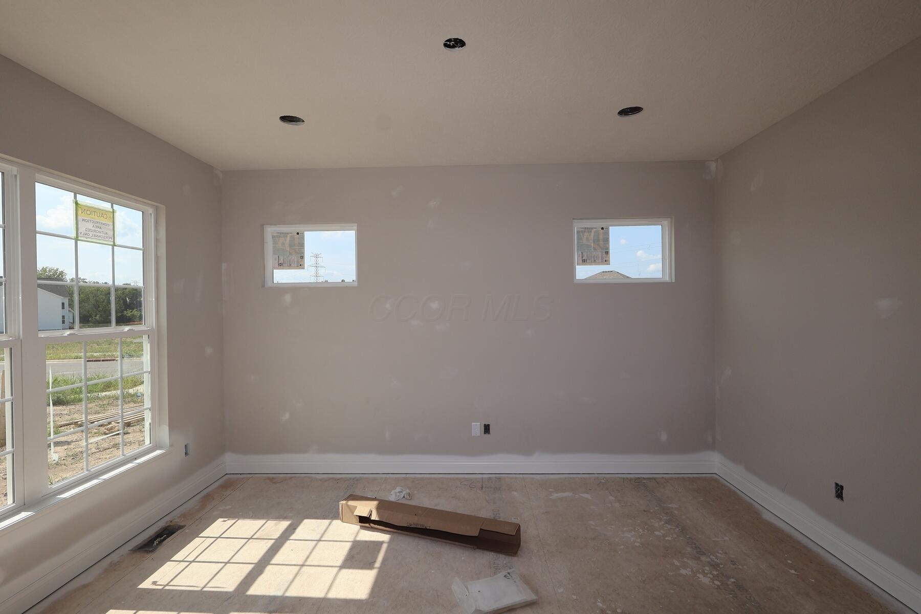 545 Fadley Loop E Property Photo 2