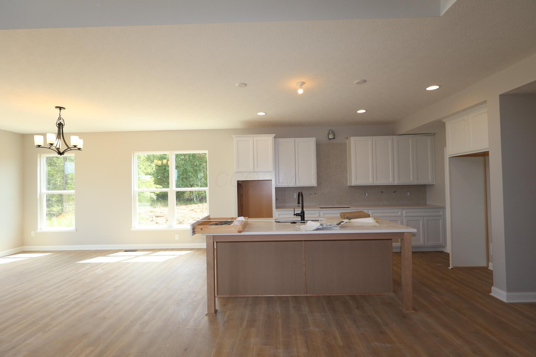 545 Fadley Loop E Property Photo 2
