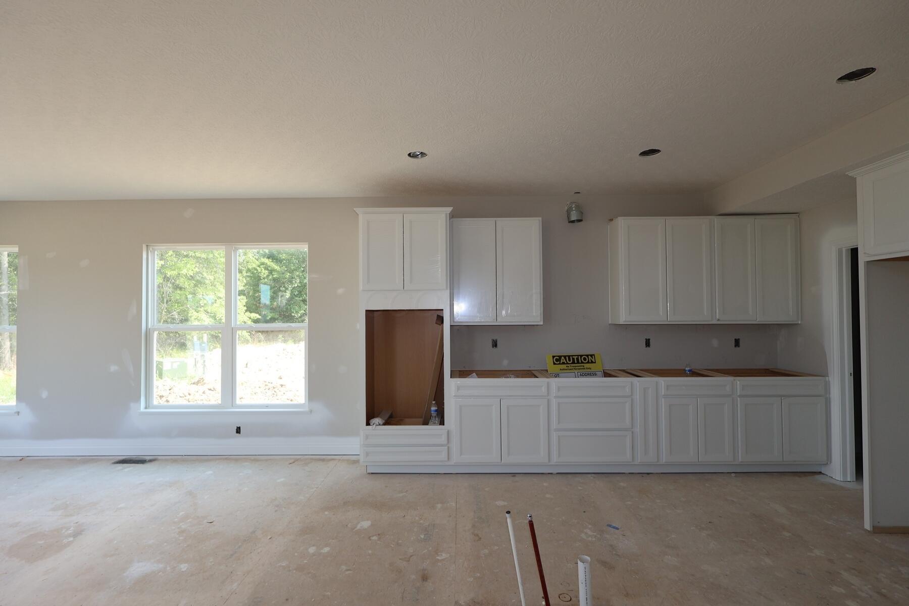 545 Fadley Loop E Property Photo 3