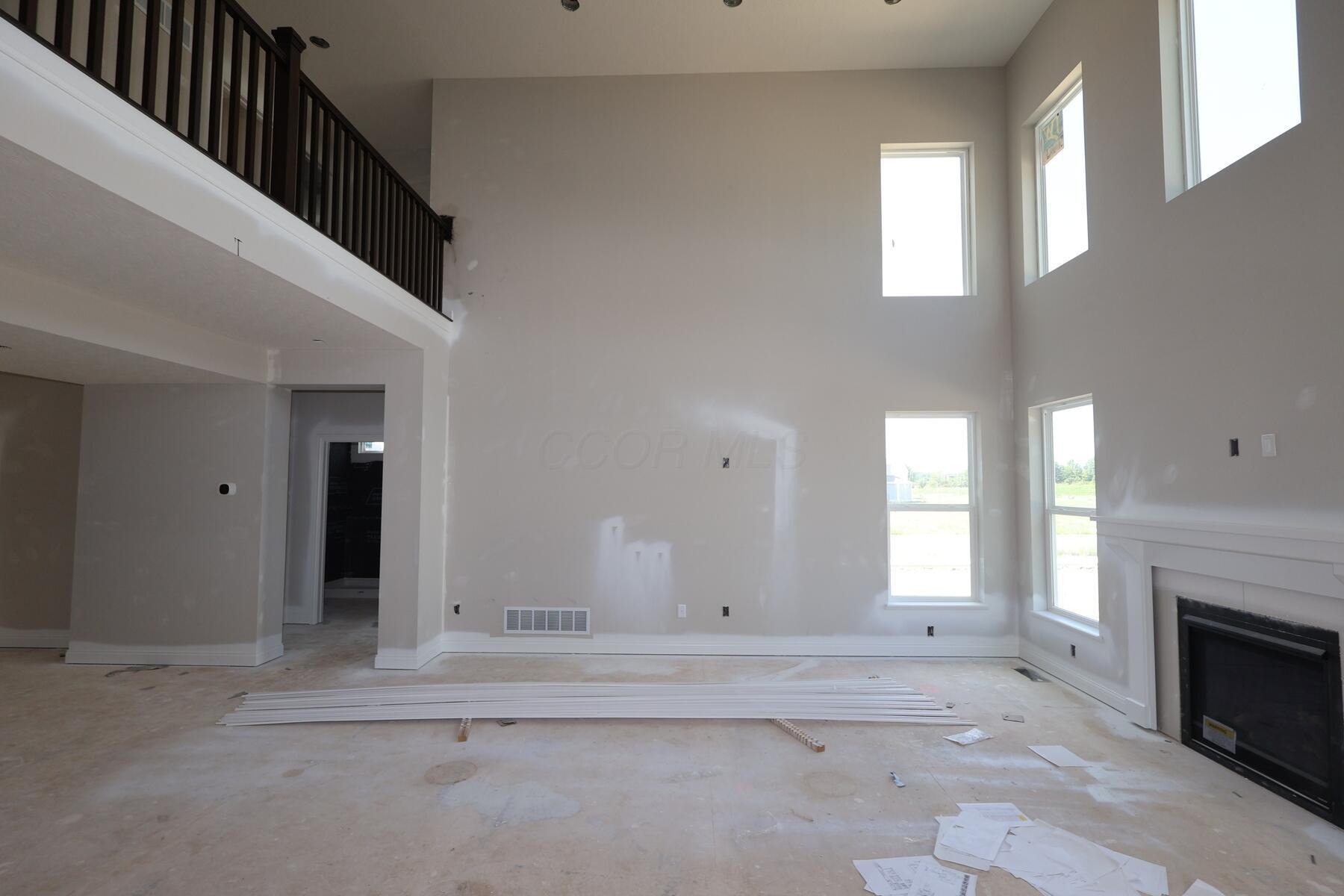 545 Fadley Loop E Property Photo 5