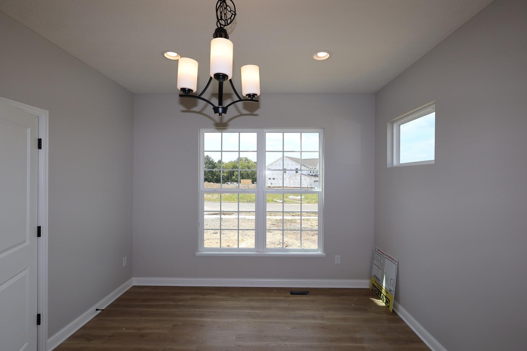 545 Fadley Loop E Property Photo 6