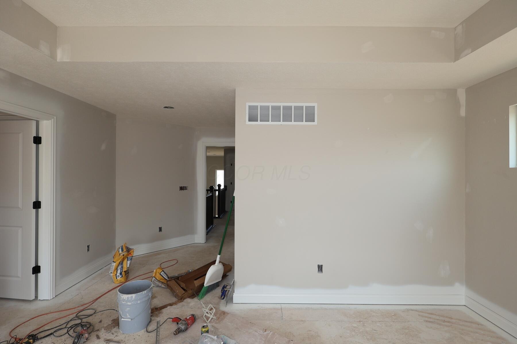 545 Fadley Loop E Property Photo 7