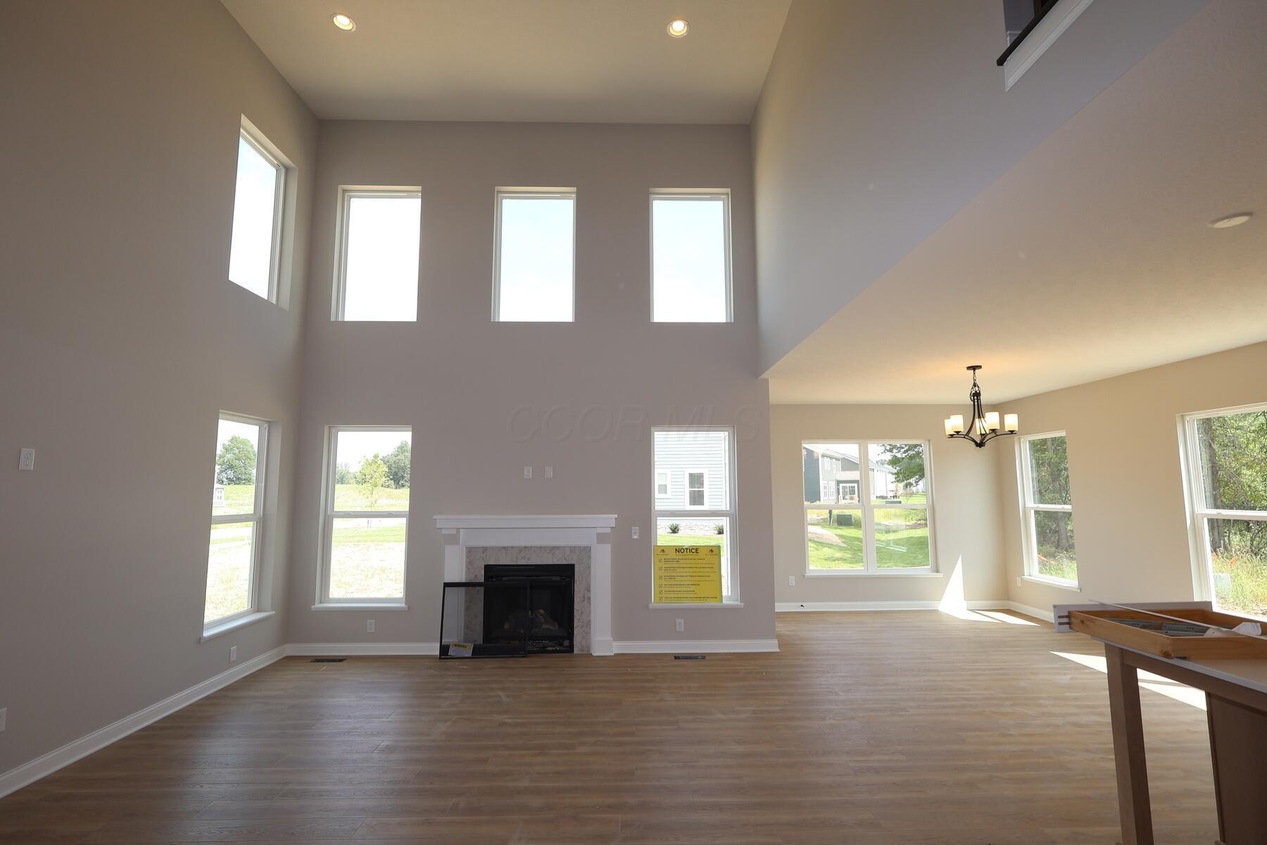 545 Fadley Loop E Property Photo 8
