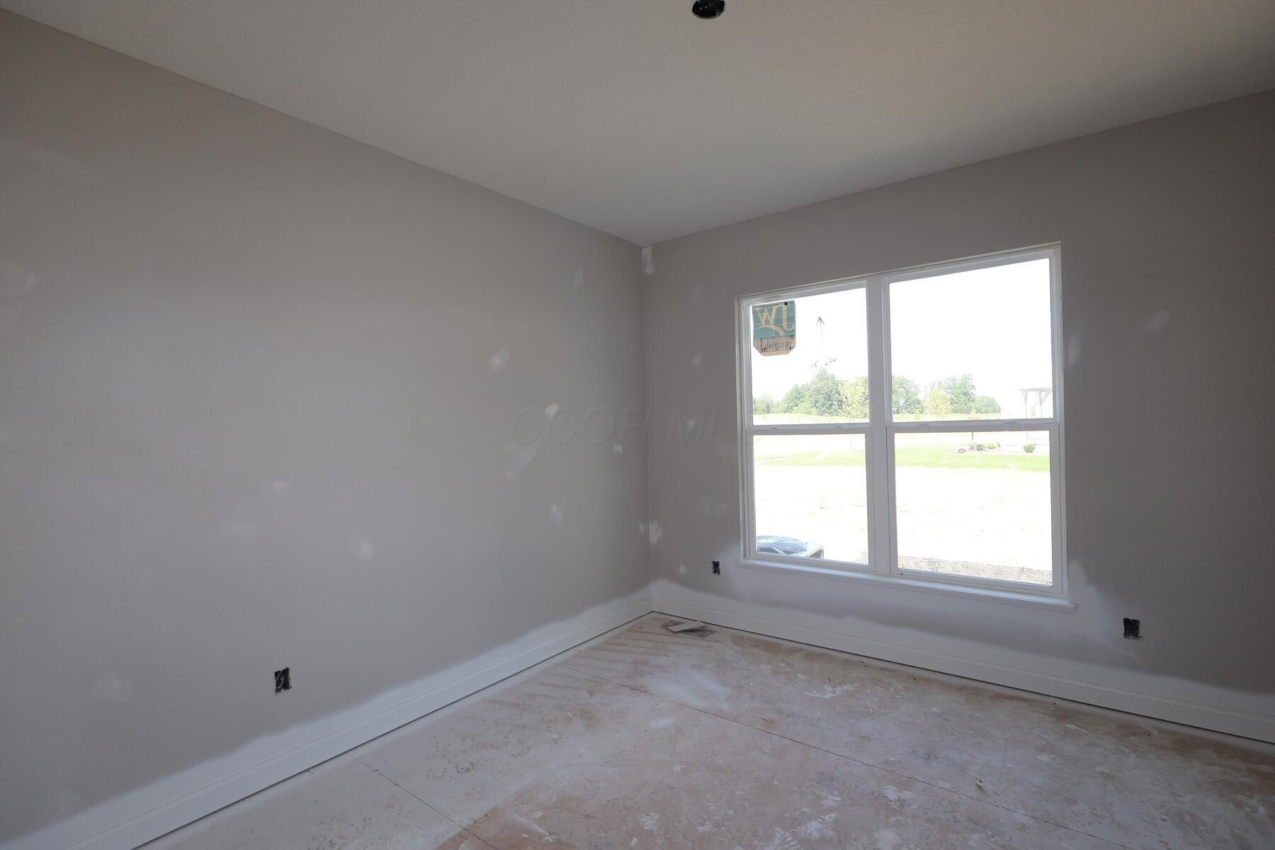 545 Fadley Loop E Property Photo 9