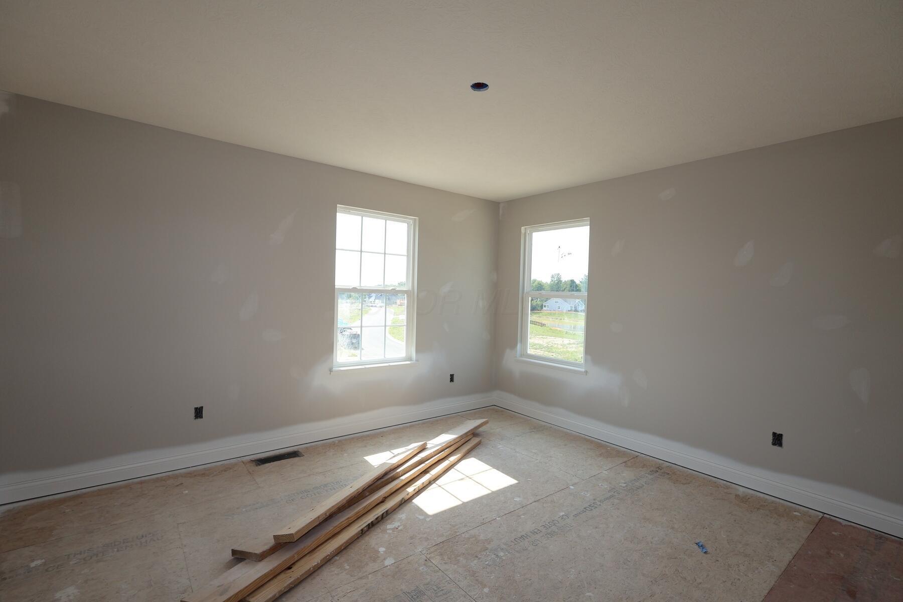545 Fadley Loop E Property Photo 10