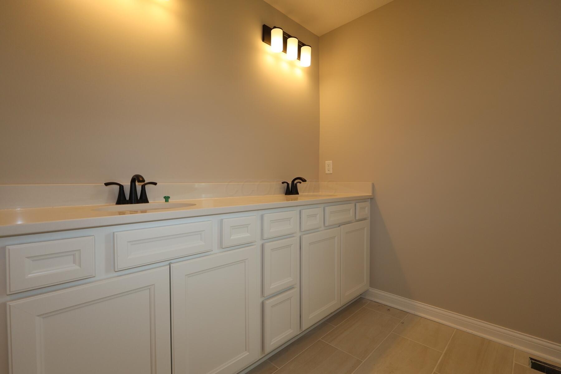 545 Fadley Loop E Property Photo 19