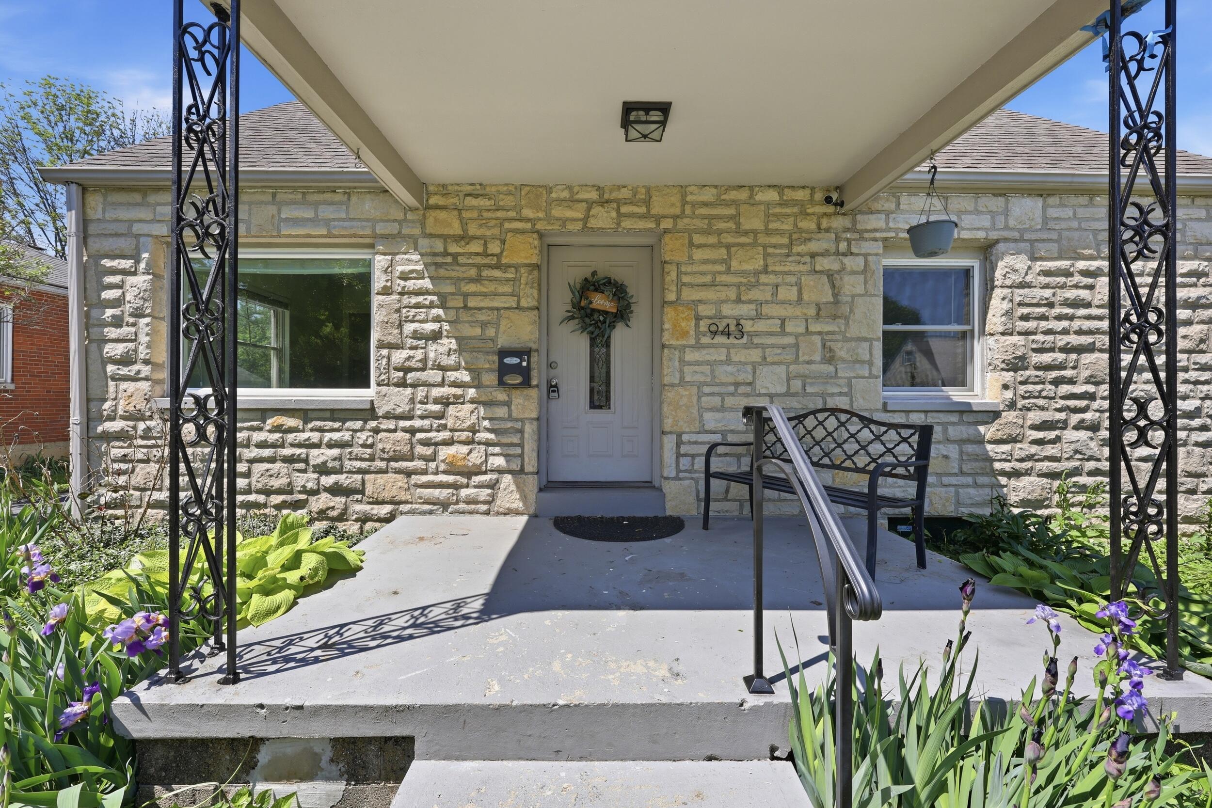 943 S Chesterfield Road Property Photo 4