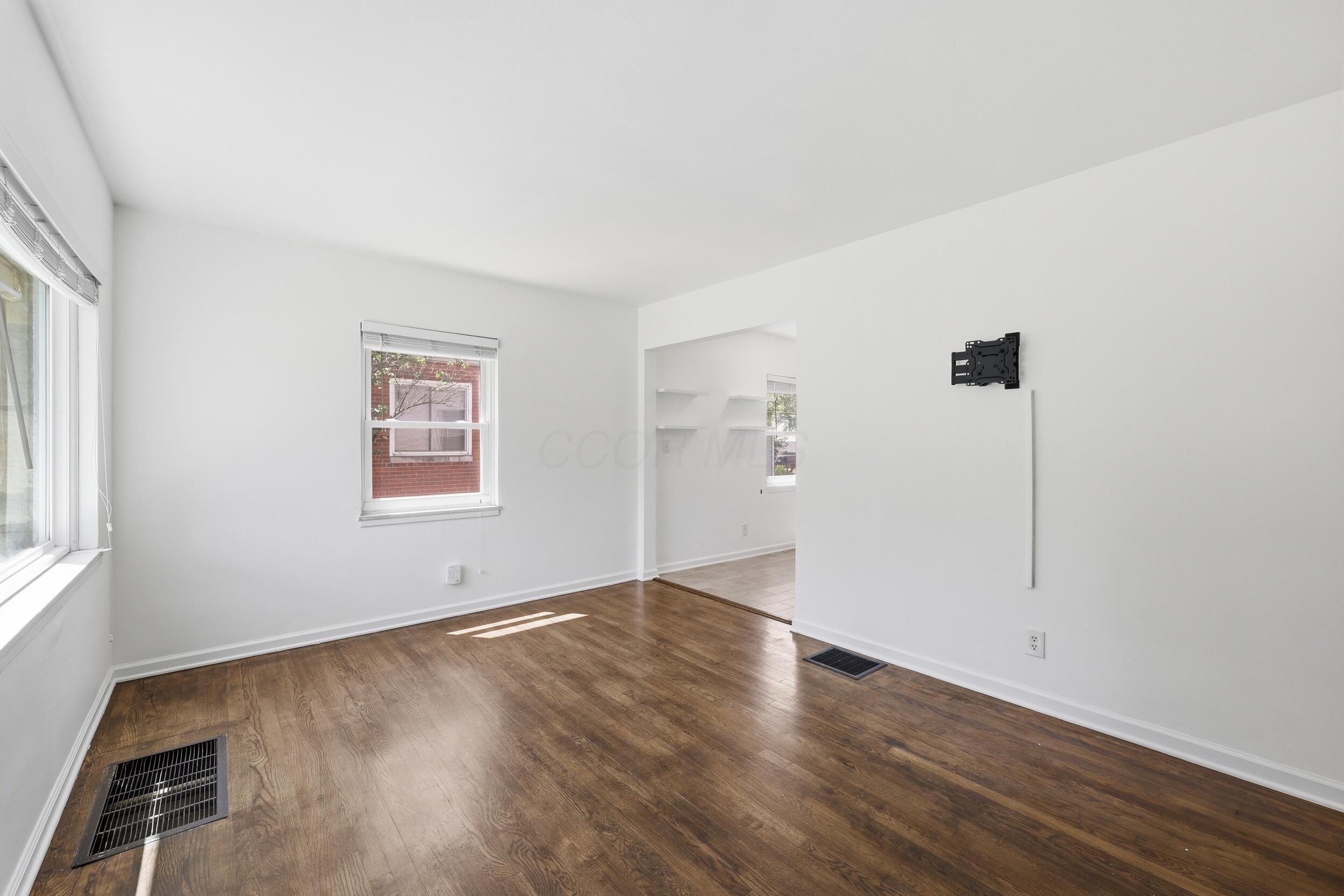 943 S Chesterfield Road Property Photo 6