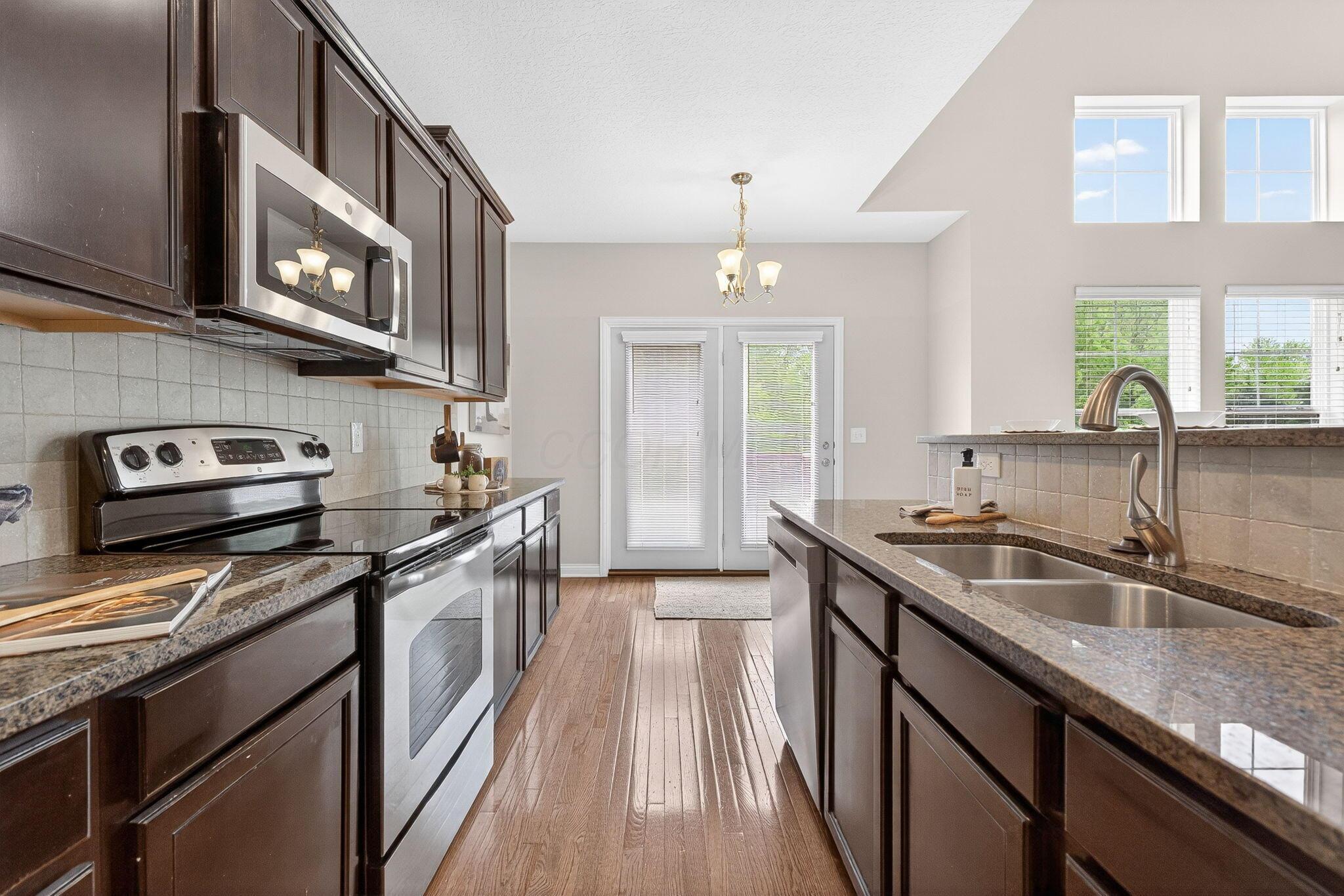 10228 Summersweet Way Property Photo 9