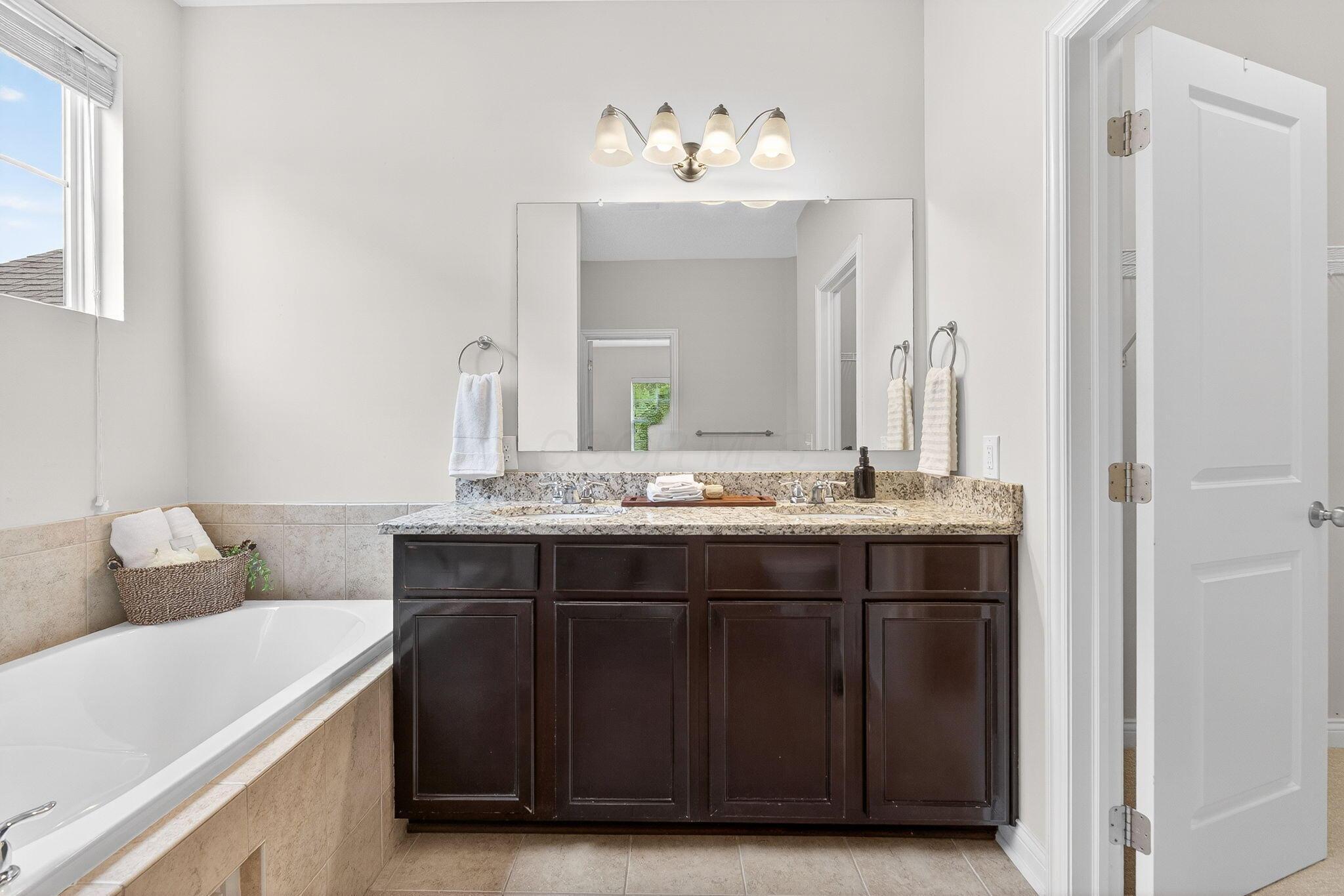 10228 Summersweet Way Property Photo 29