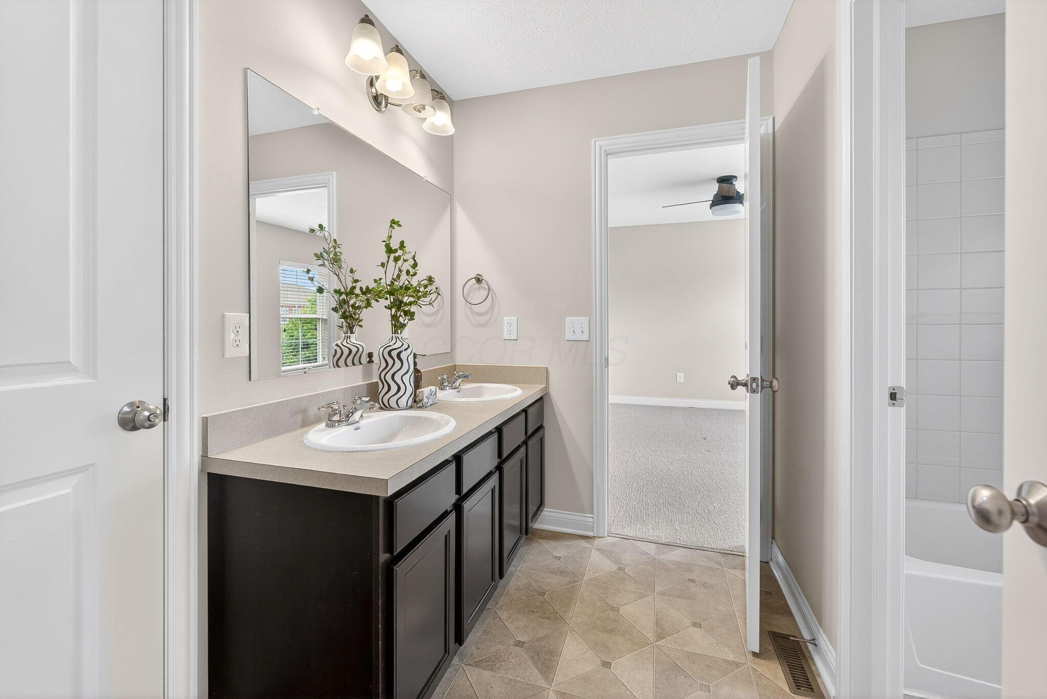 10228 Summersweet Way Property Photo 34