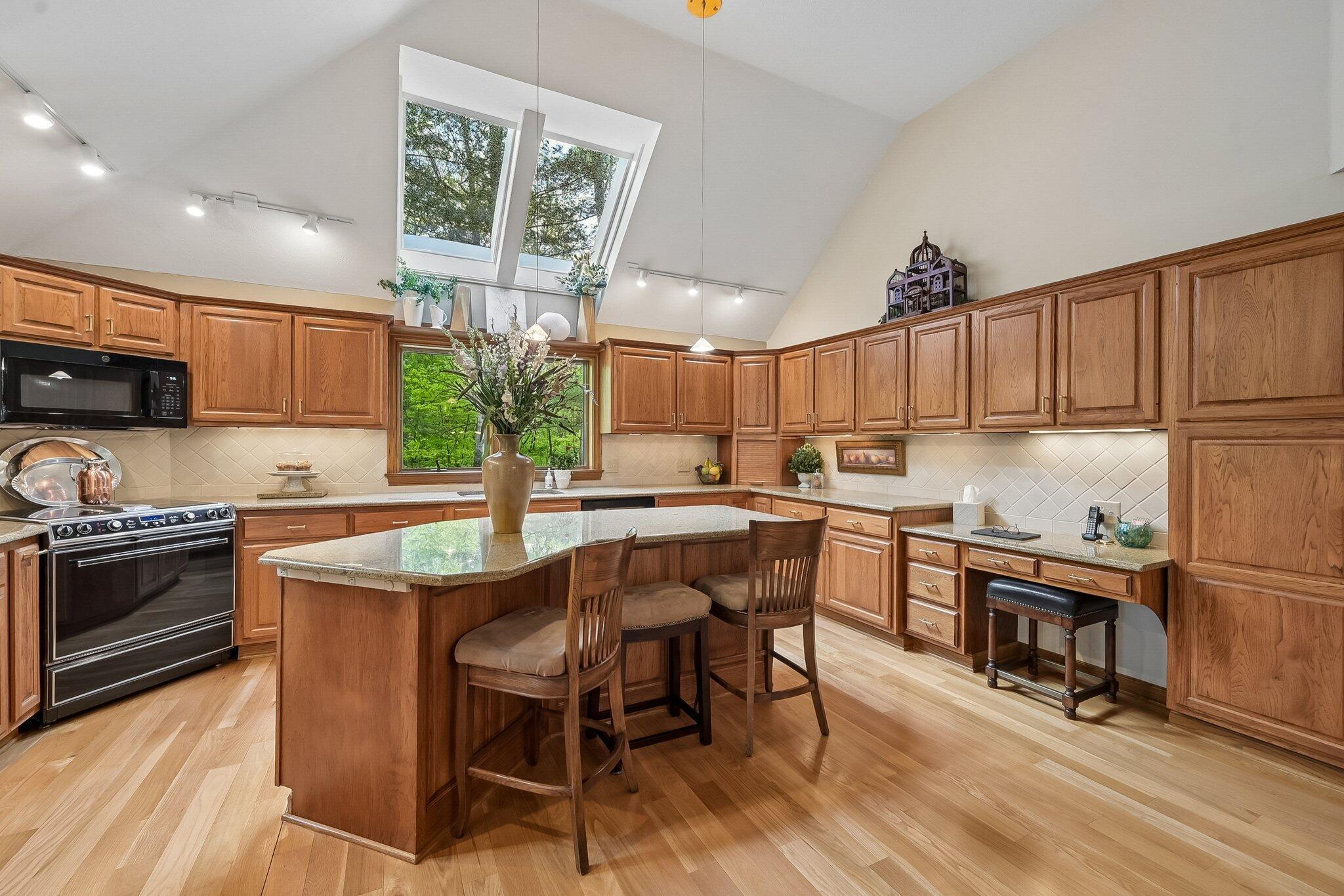 8080 Manitou Drive Property Photo 15