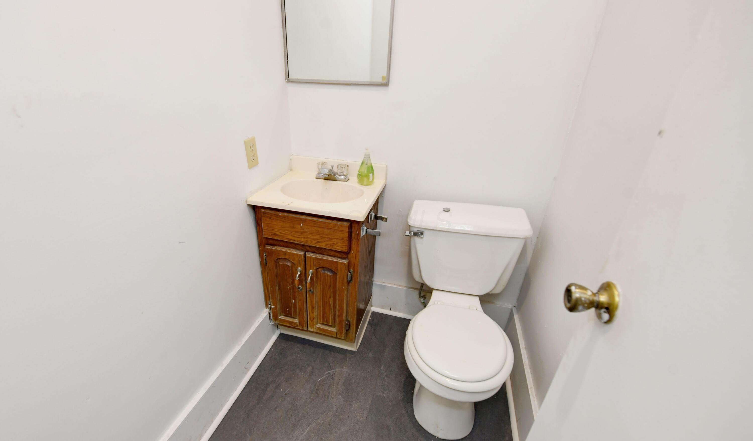 1445-1447 E Main Street Property Photo 12