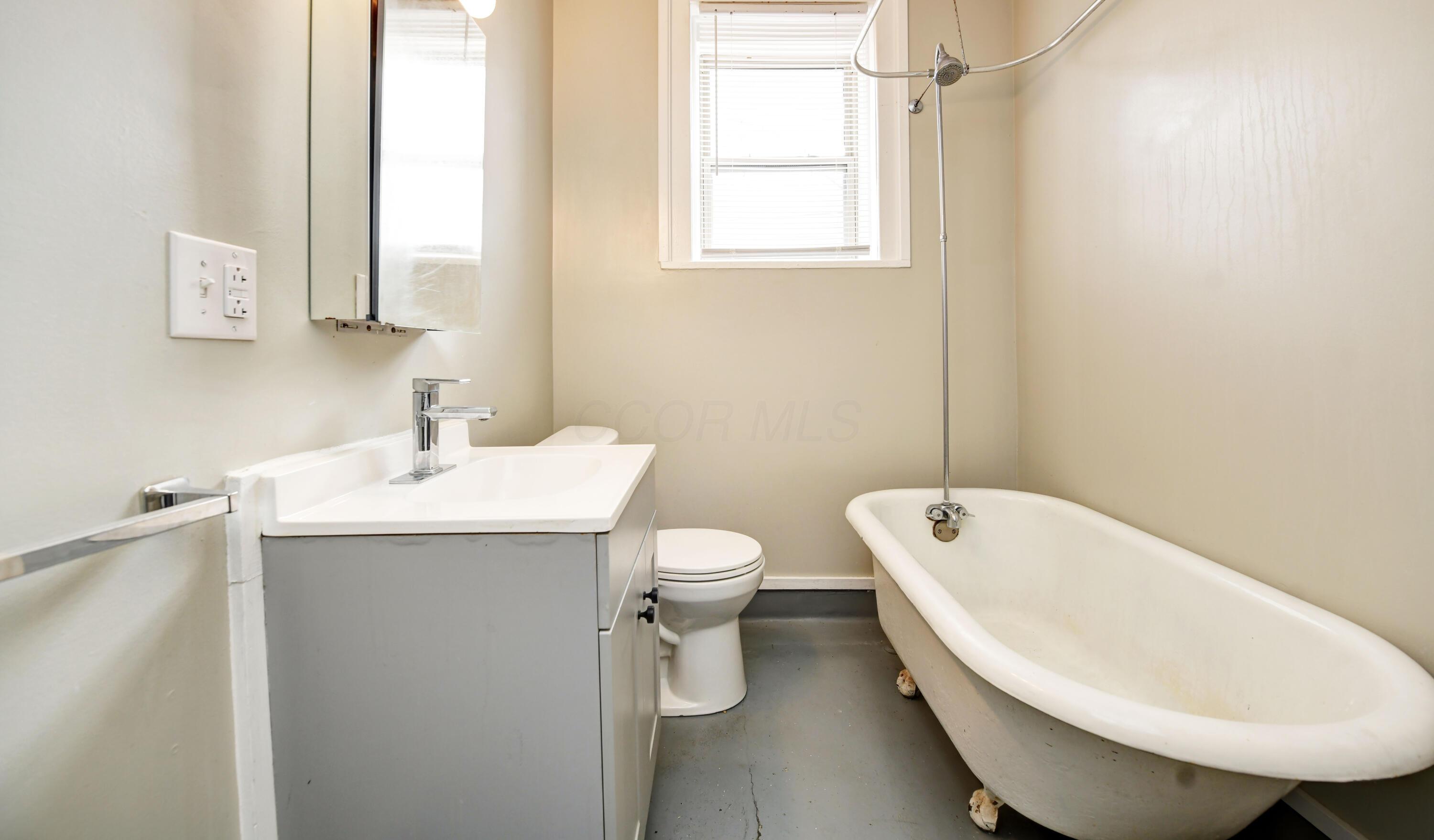 1445-1447 E Main Street Property Photo 27