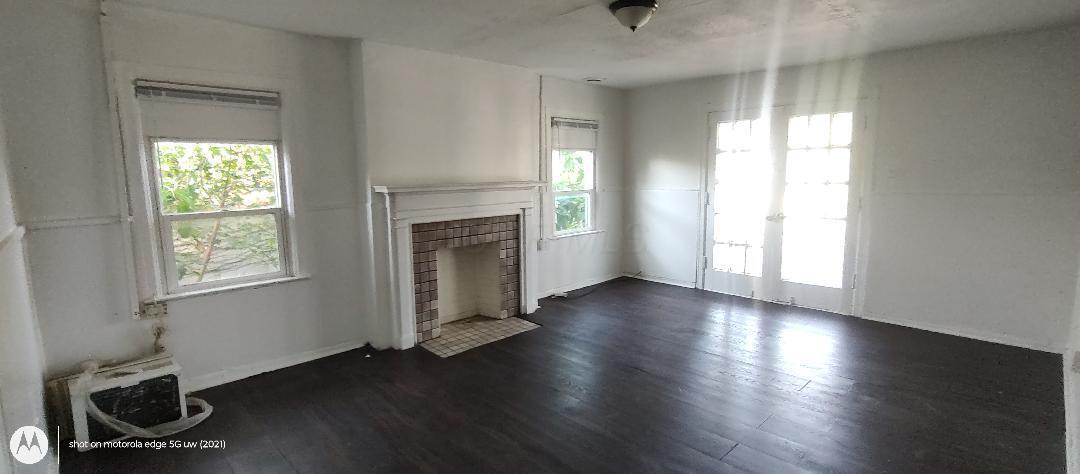 2765 Cleveland Avenue, D Property Photo 2